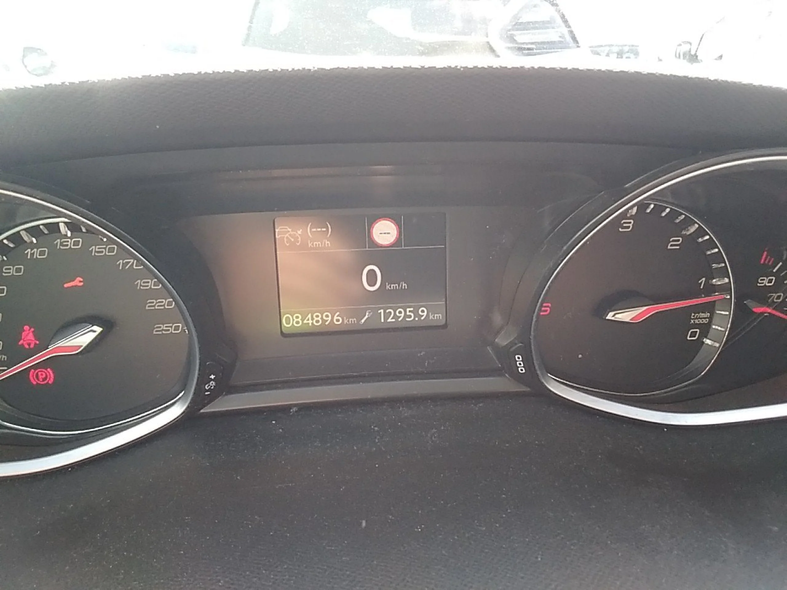 Peugeot 308 SW Allure Pack BlueHDI 130 S&amp;S - Foto 8
