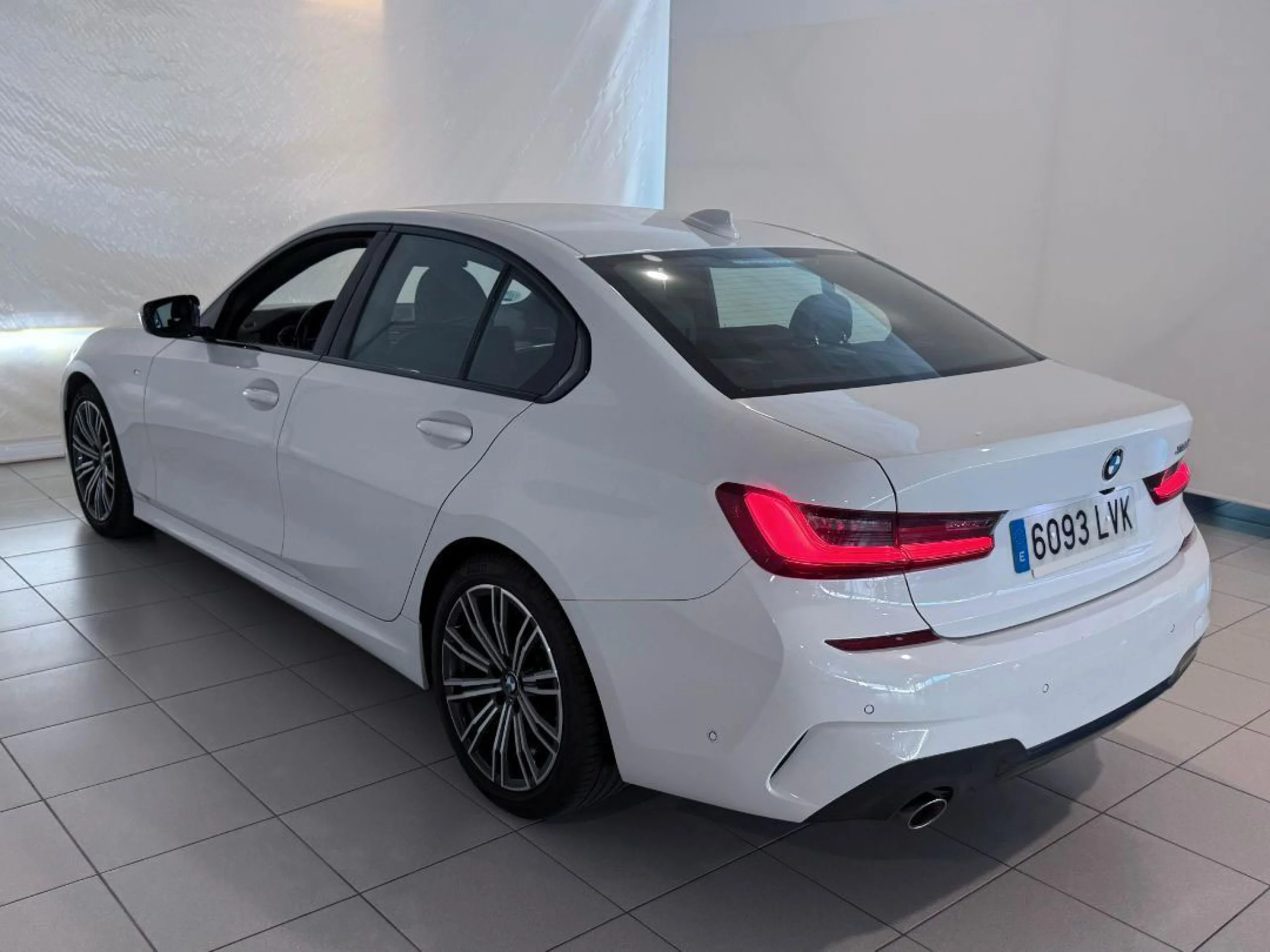 BMW 318 Serie 3 318d Auto. - Foto 4