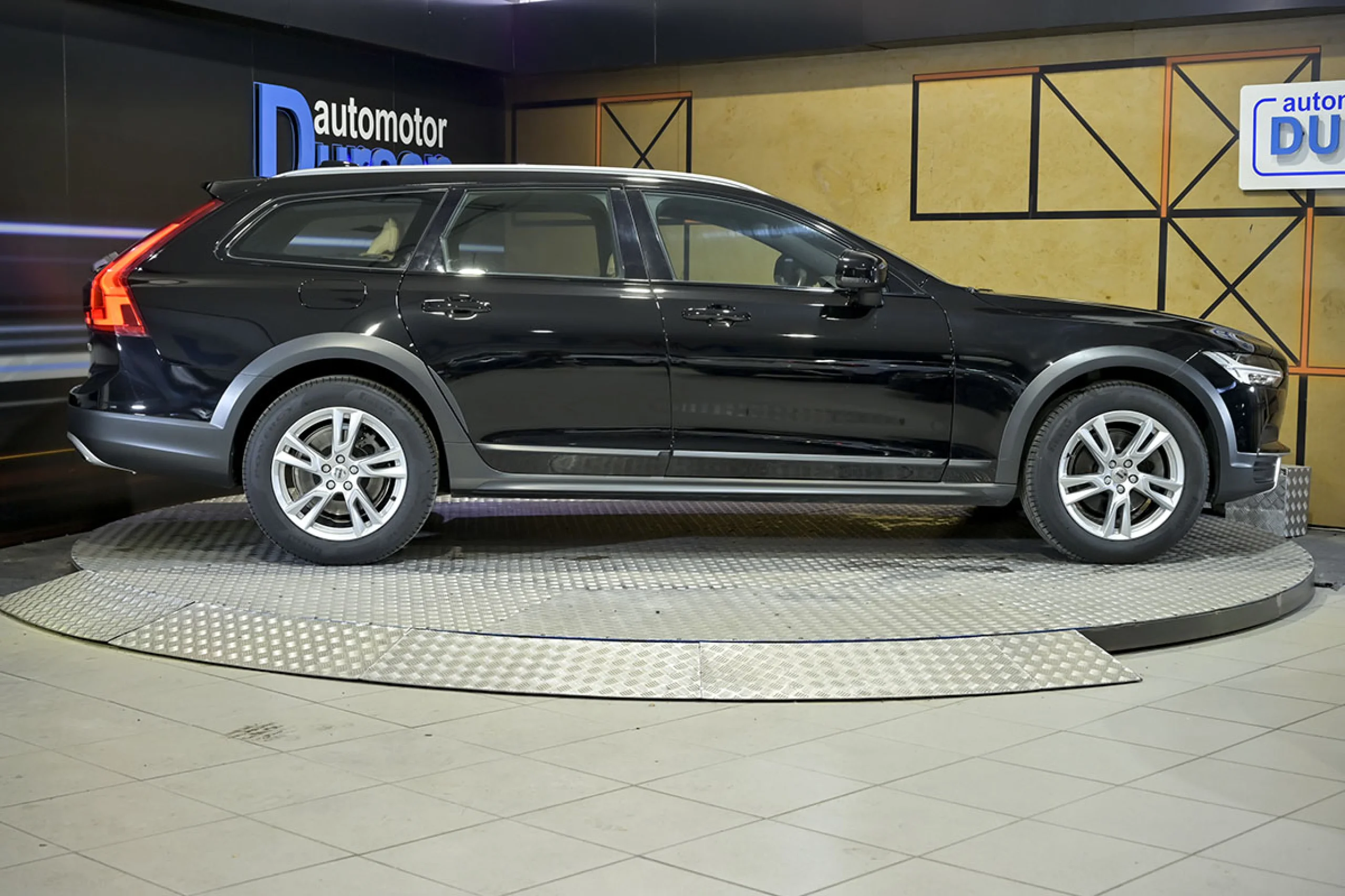 Volvo V90 Cross Country 2.0 D4 AWD Auto - Foto 19