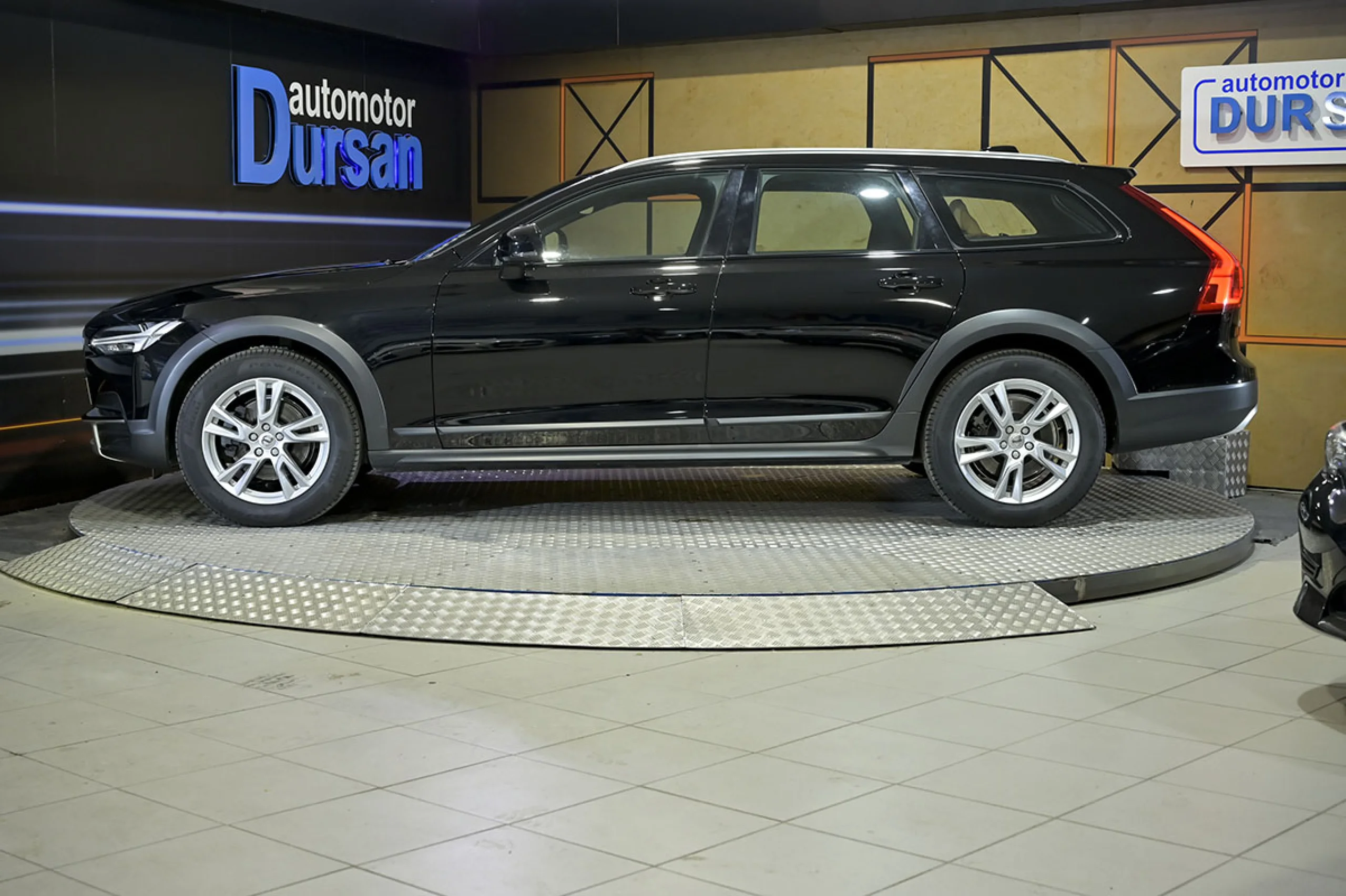 Volvo V90 Cross Country 2.0 D4 AWD Auto - Foto 18