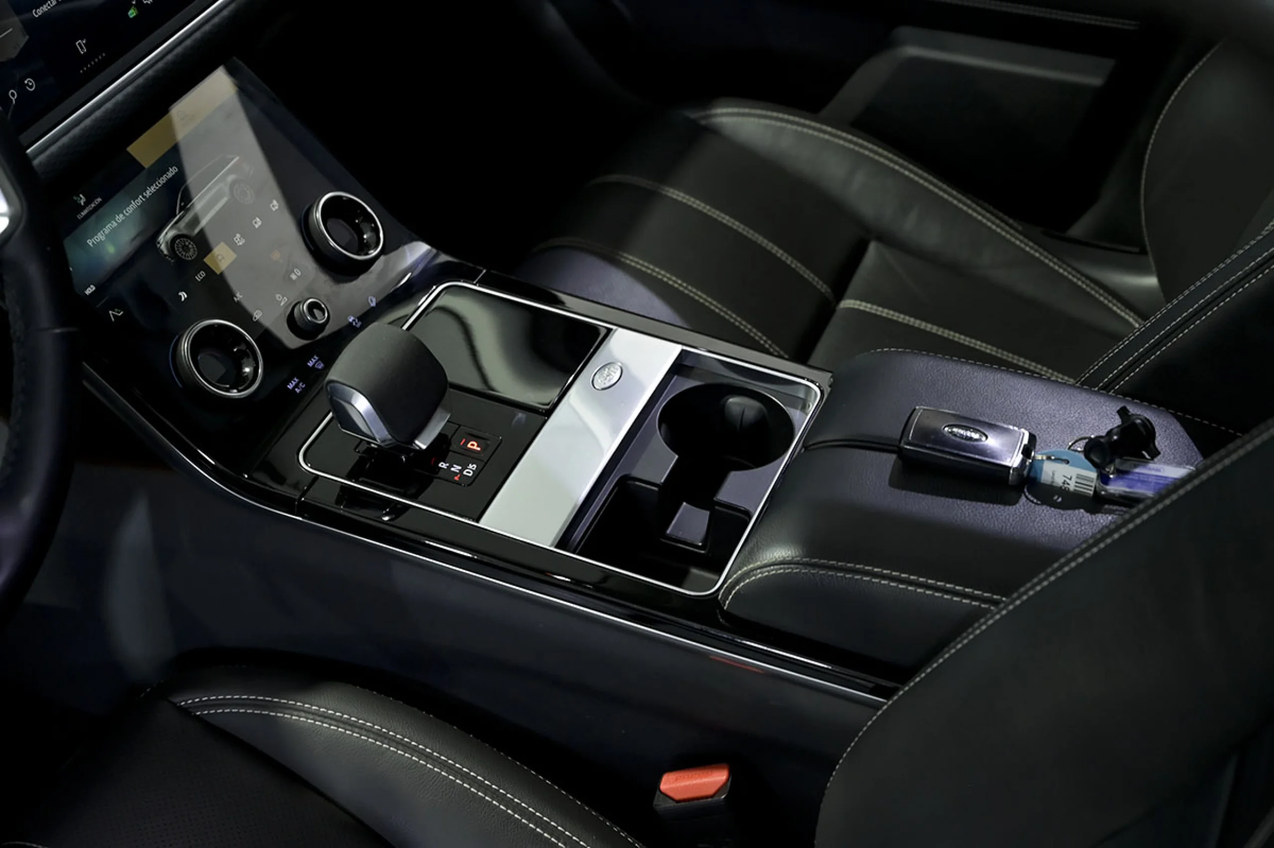 Land Rover Range Rover Velar 2.0D I4 150kW 204CV S 4WD Auto - Foto 37