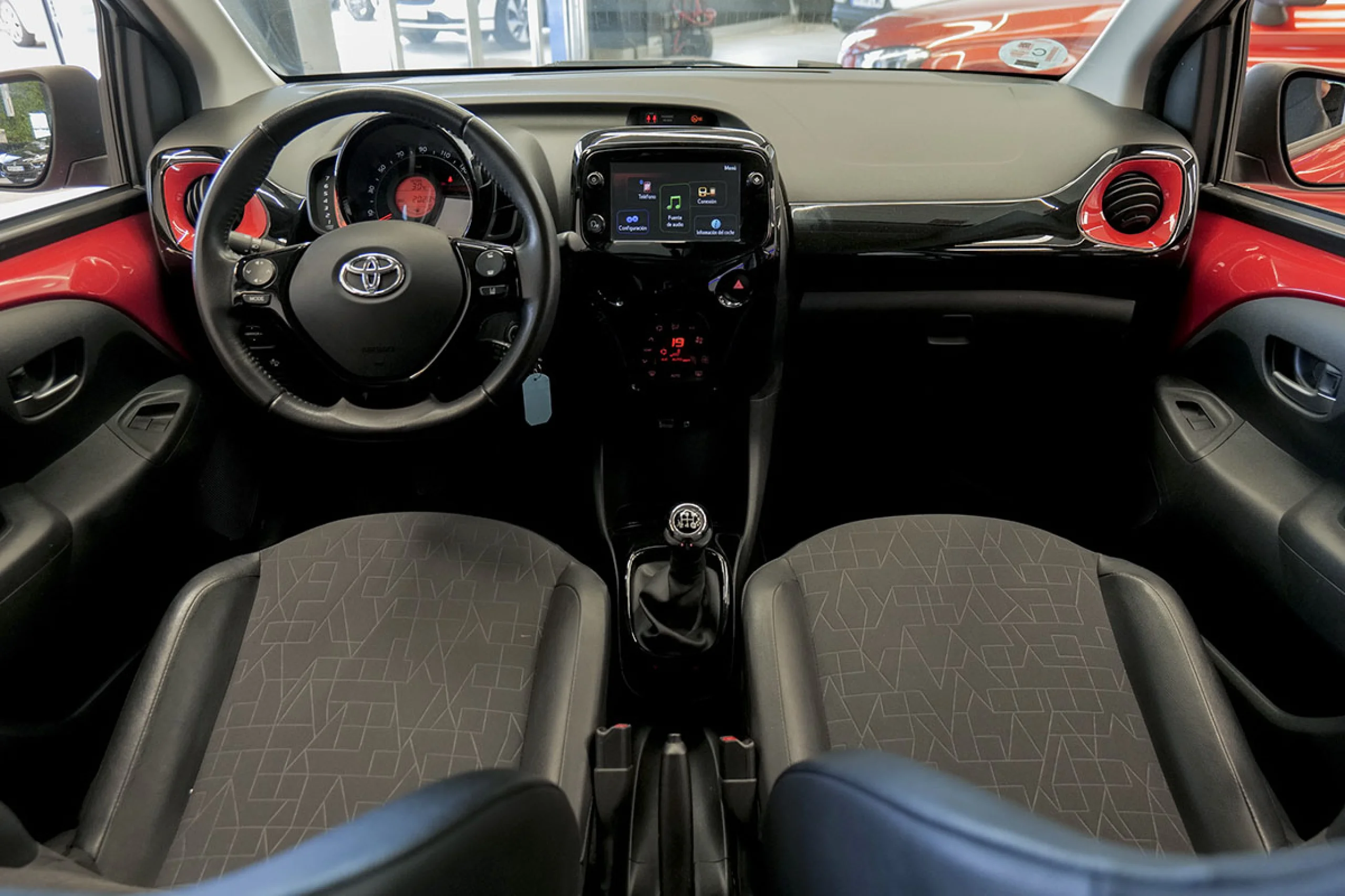 Toyota Aygo 1.0 70 xplay - Foto 6