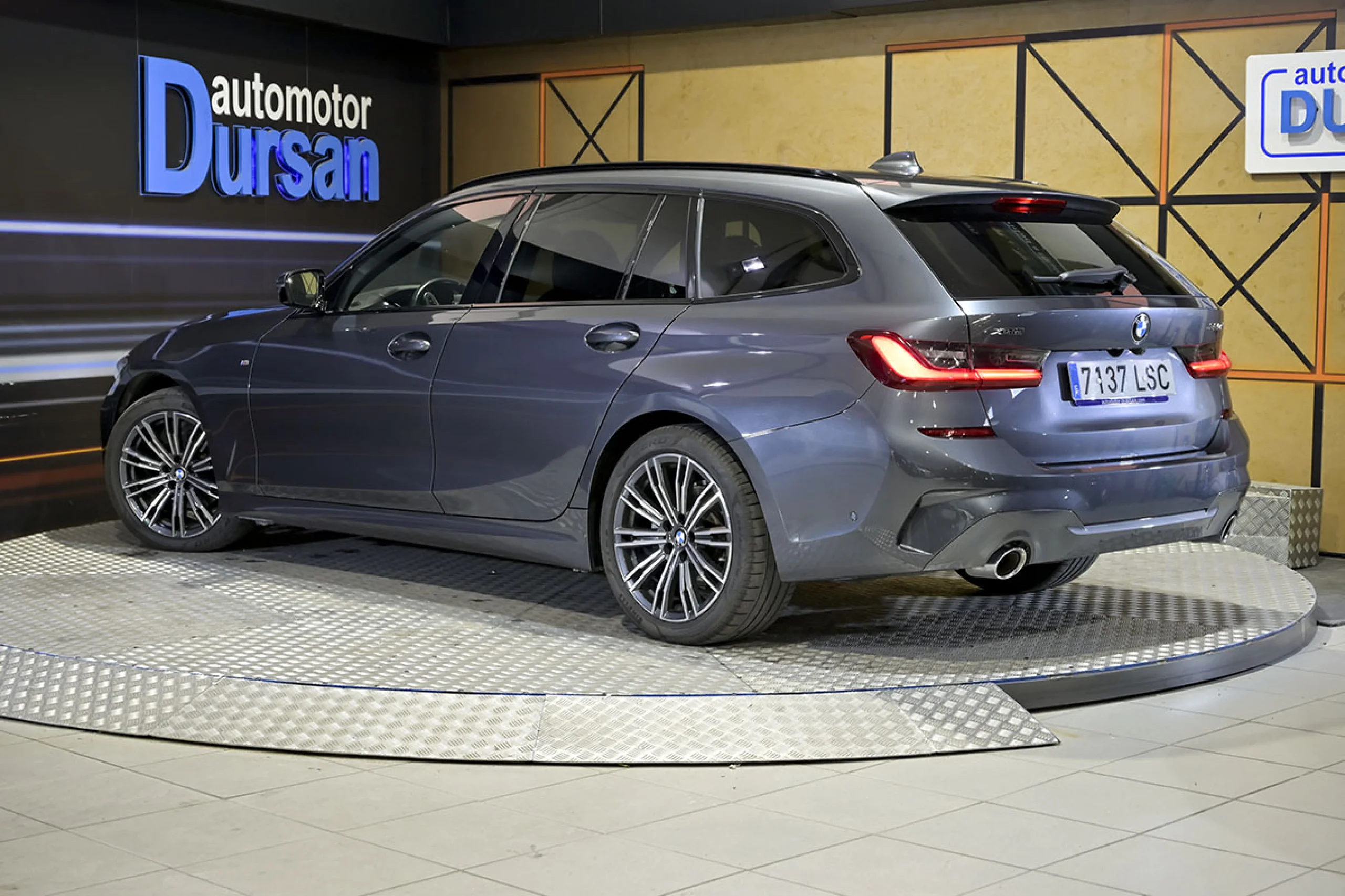 BMW 320 Serie 3 320d xDrive Automatica Touring - Foto 4