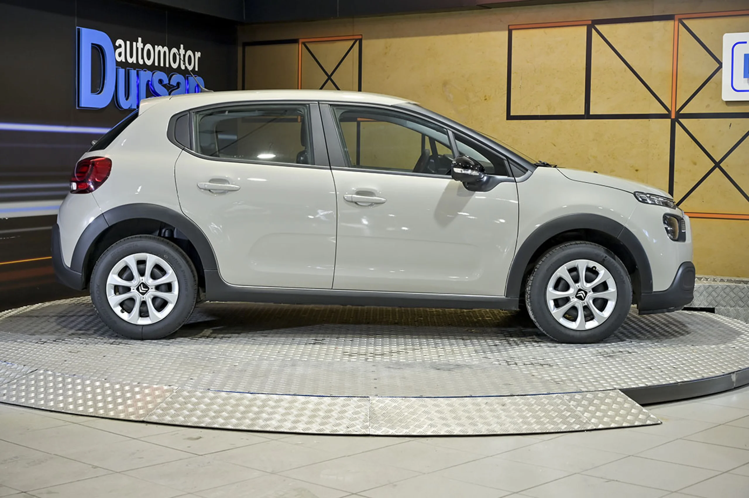 Citroen C3 BlueHDi 75KW 100CV SS Live Pack - Foto 19