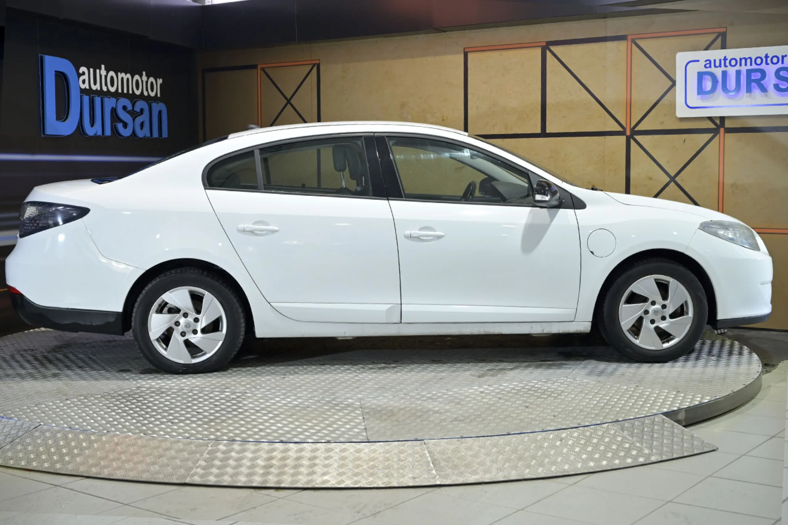 Renault Fluence ZE Dynamique - Foto 16