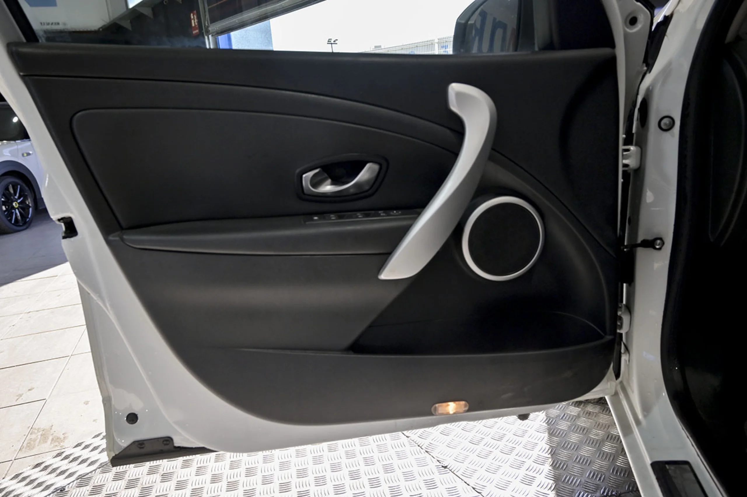 Renault Fluence ZE Dynamique - Foto 23