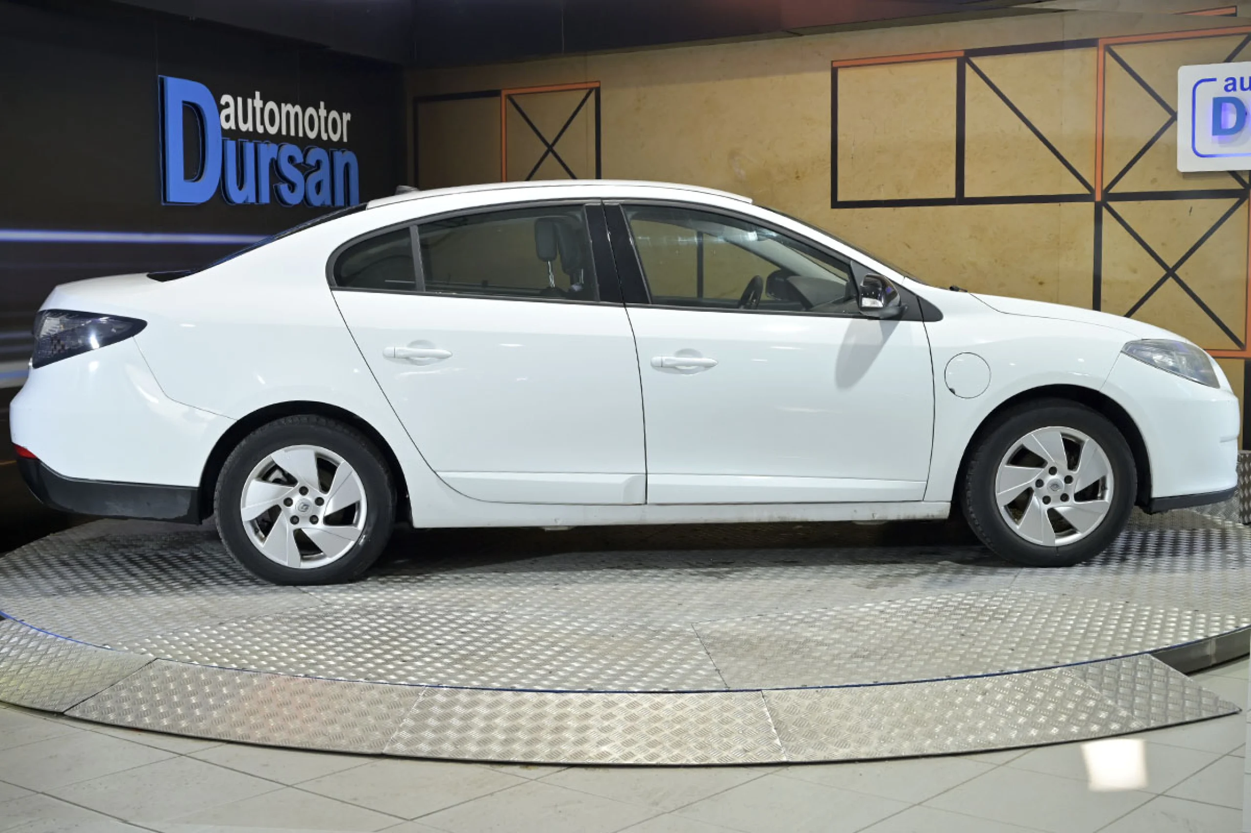 Renault Fluence ZE Dynamique - Foto 43