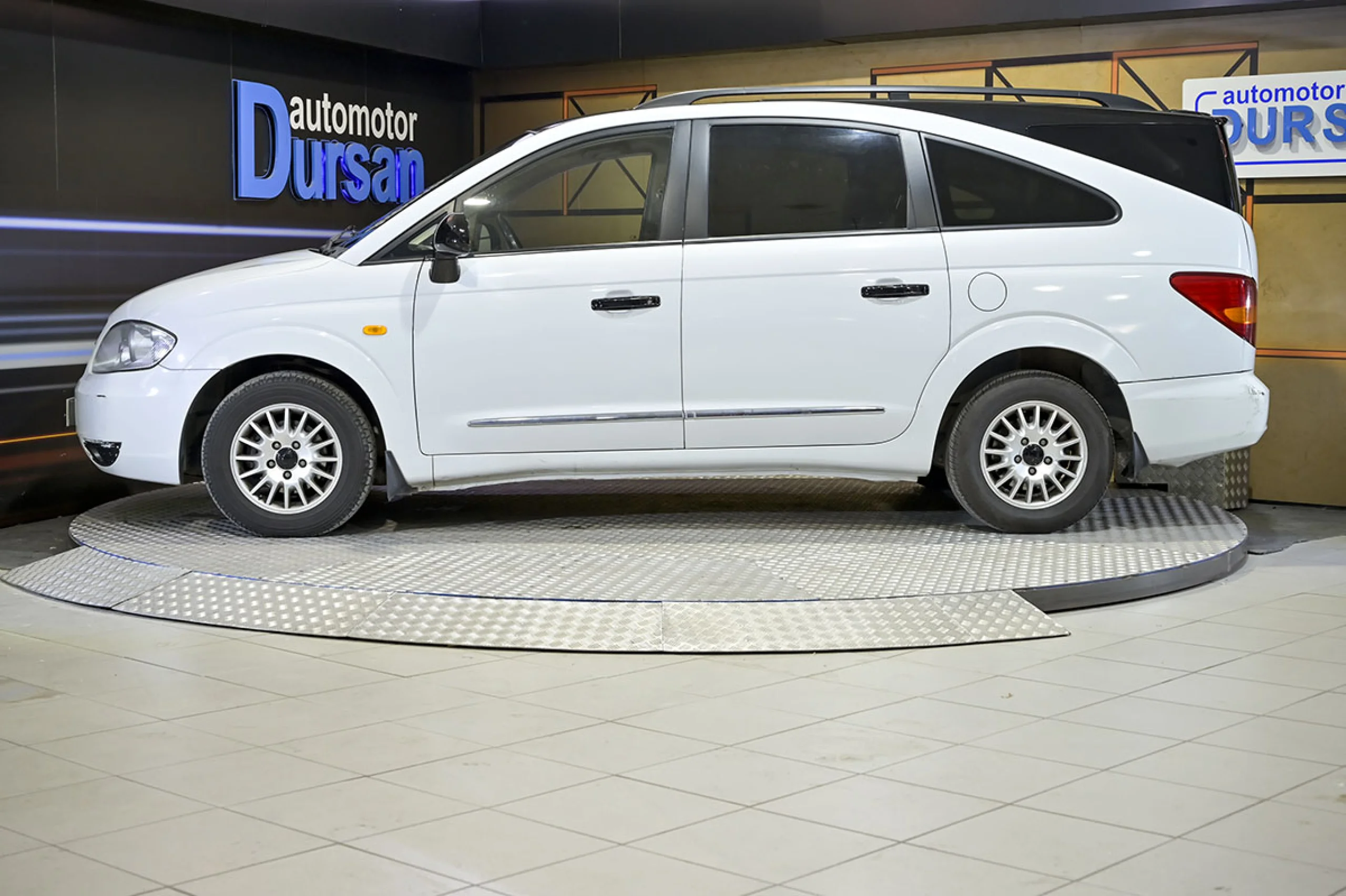 Ssangyong Rodius 270Xdi Limited - Foto 19