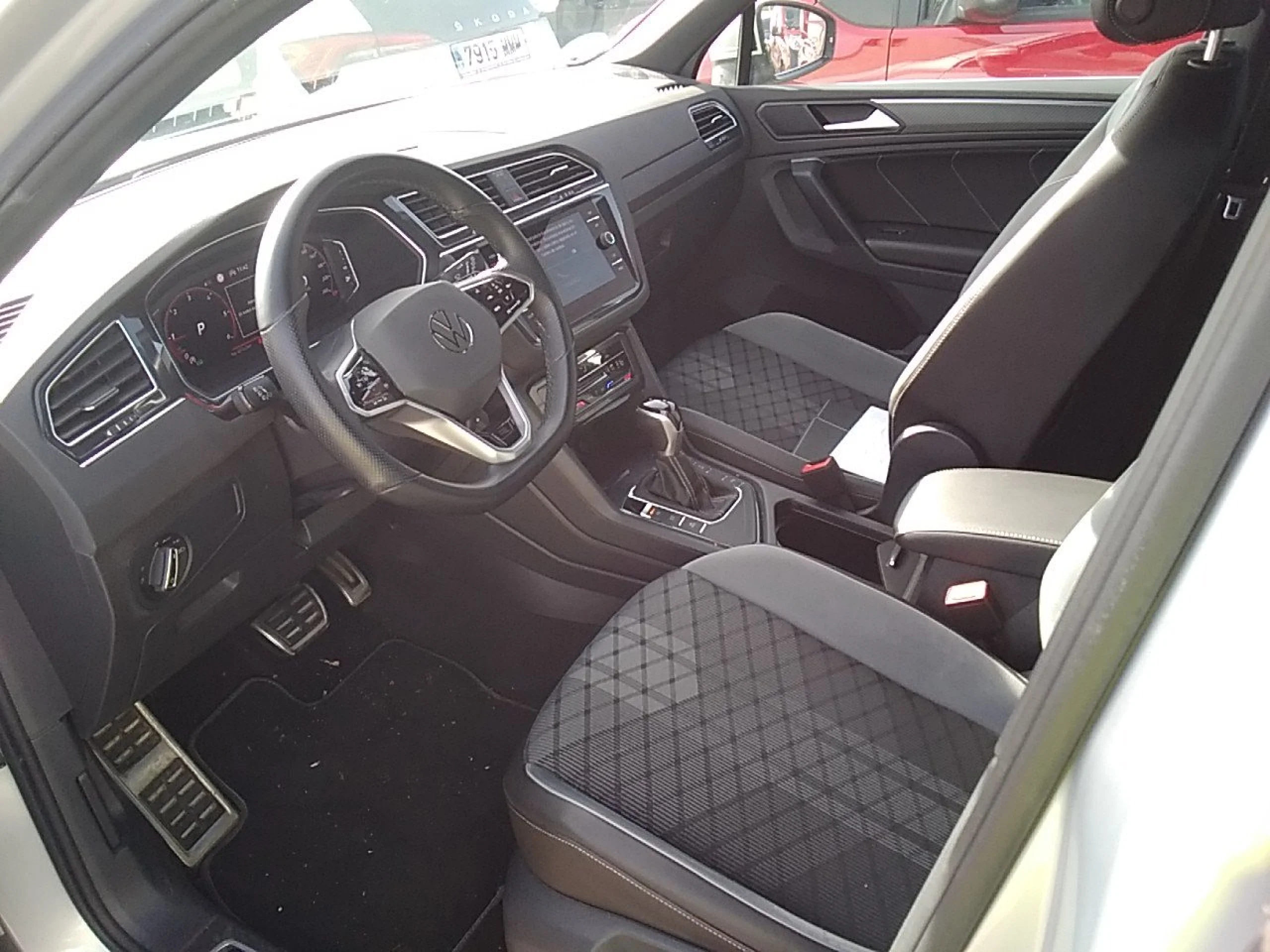 Volkswagen Tiguan R-Line 2.0 TDI 110kW (150CV) DSG - Foto 7