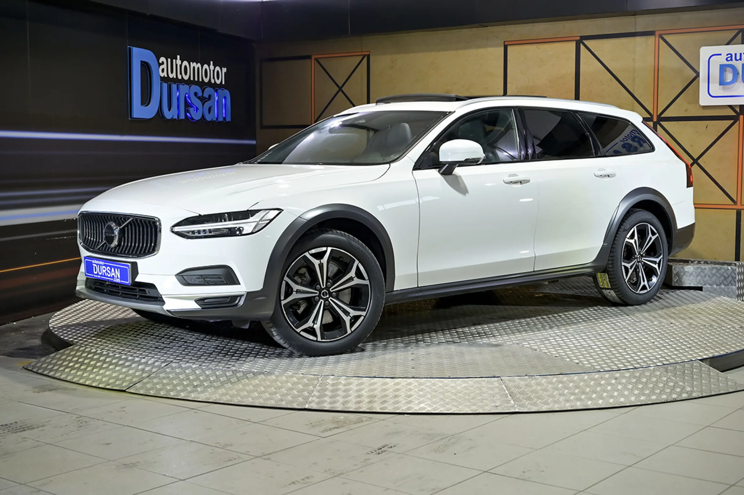 Volvo V90 Cross Country 2.0 B4 D Pro AWD Auto - Foto 1