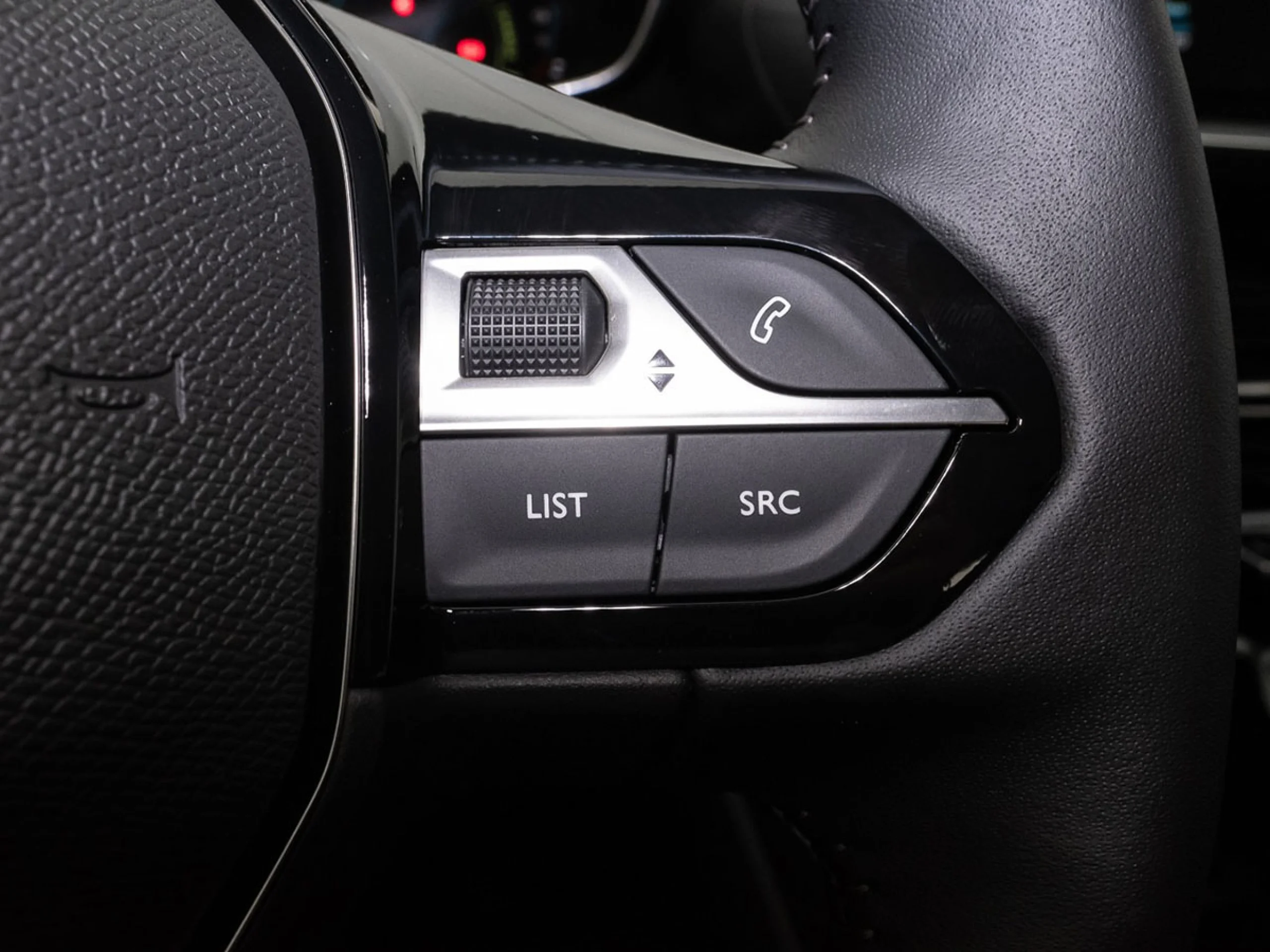 Peugeot 208 e-208 Active Electrico 136 100 Kw - Foto 19