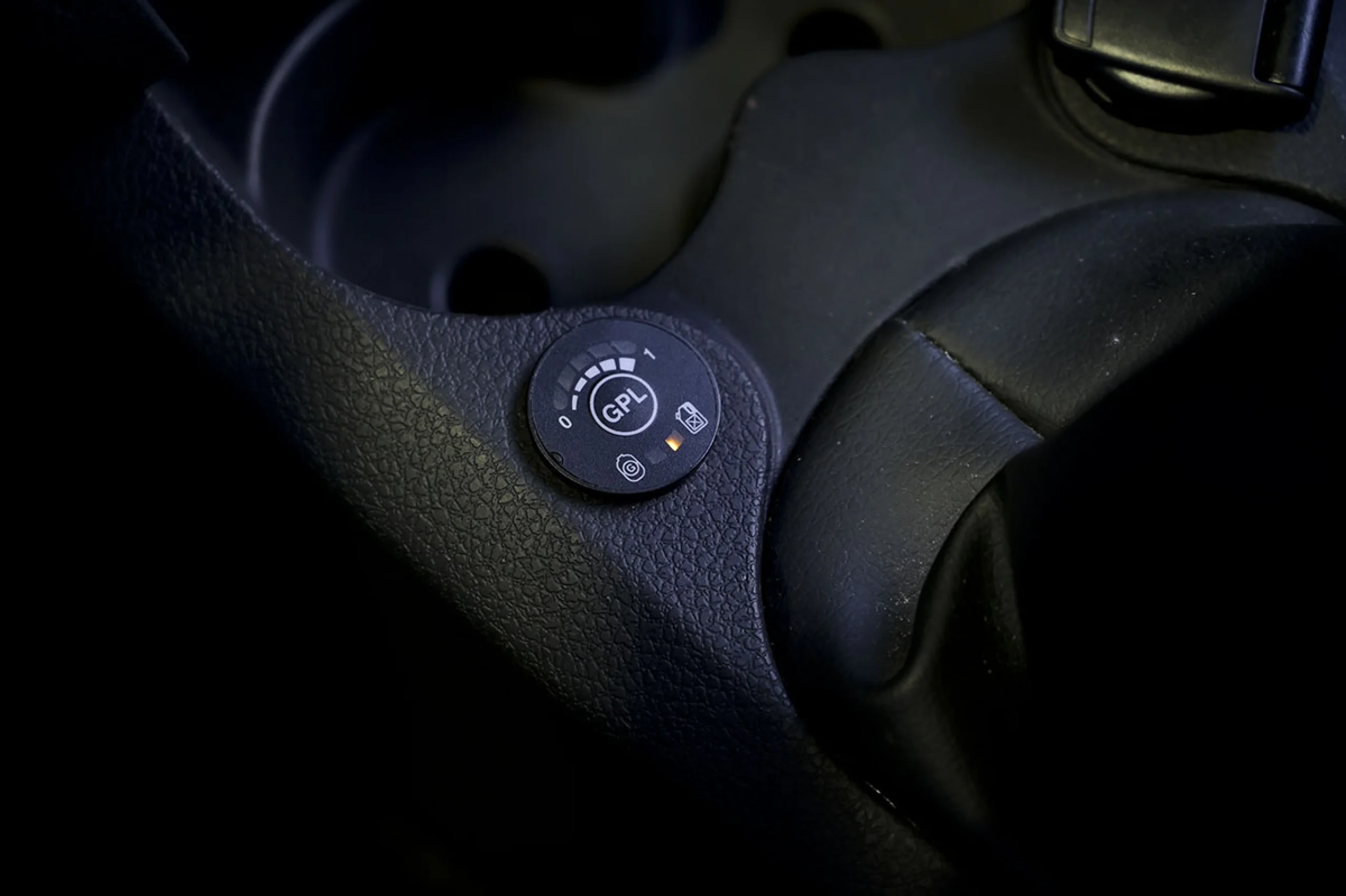 Dacia Logan Essential TCE 66kW 90CV GLP  18 - Foto 31