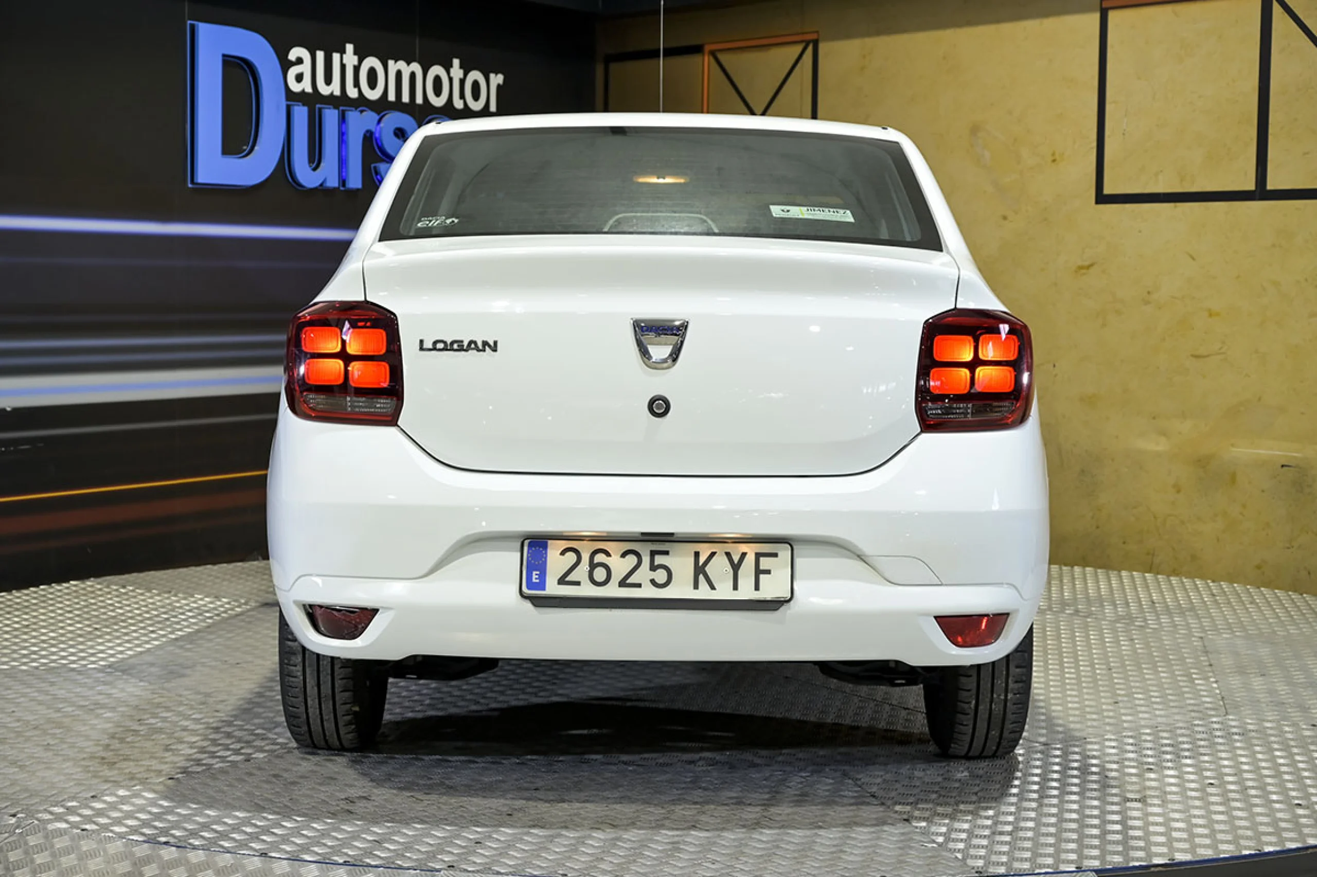 Dacia Logan Essential TCE 66kW 90CV GLP  18 - Foto 12