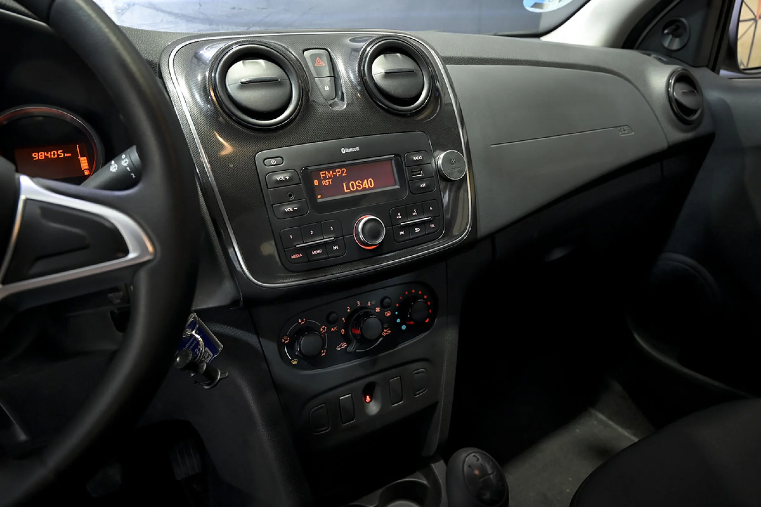 Dacia Logan Essential TCE 66kW 90CV GLP  18 - Foto 26