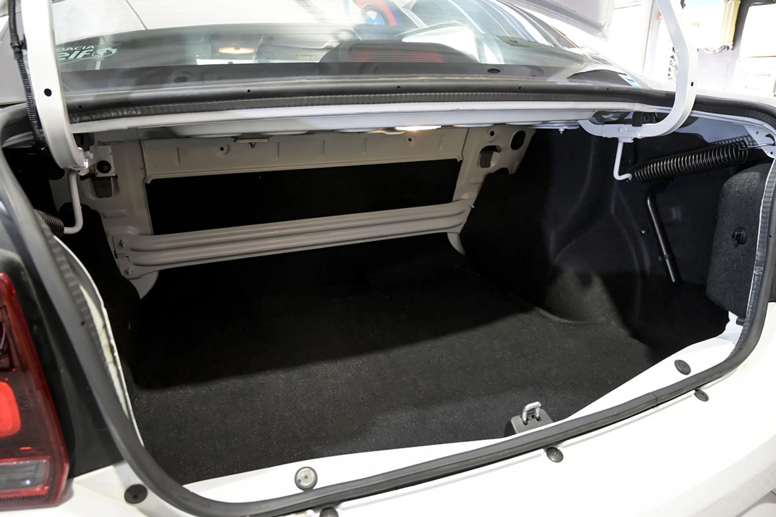 Dacia Logan Essential TCE 66kW 90CV GLP  18 - Foto 13