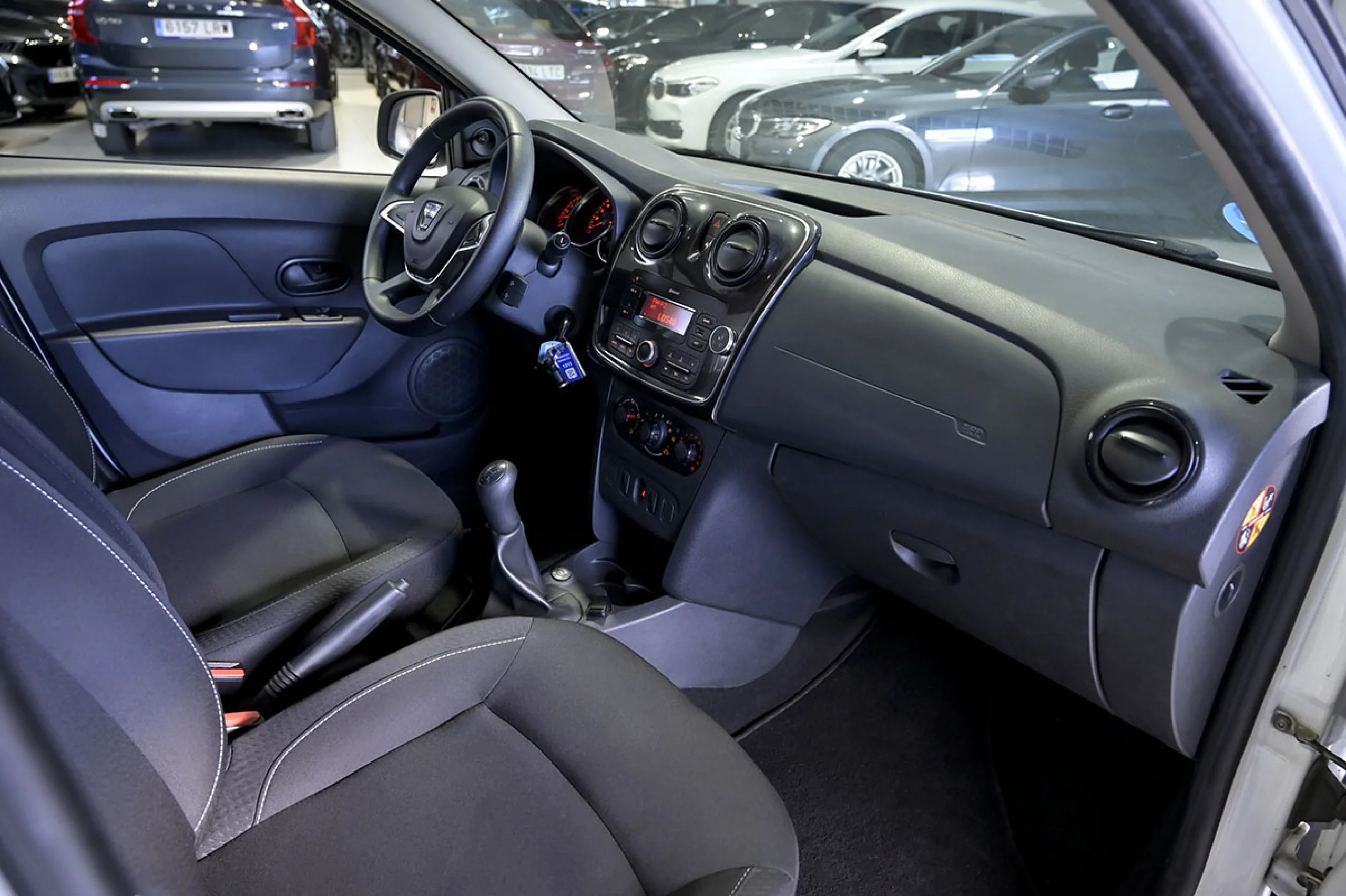 Dacia Logan Essential TCE 66kW 90CV GLP  18 - Foto 32