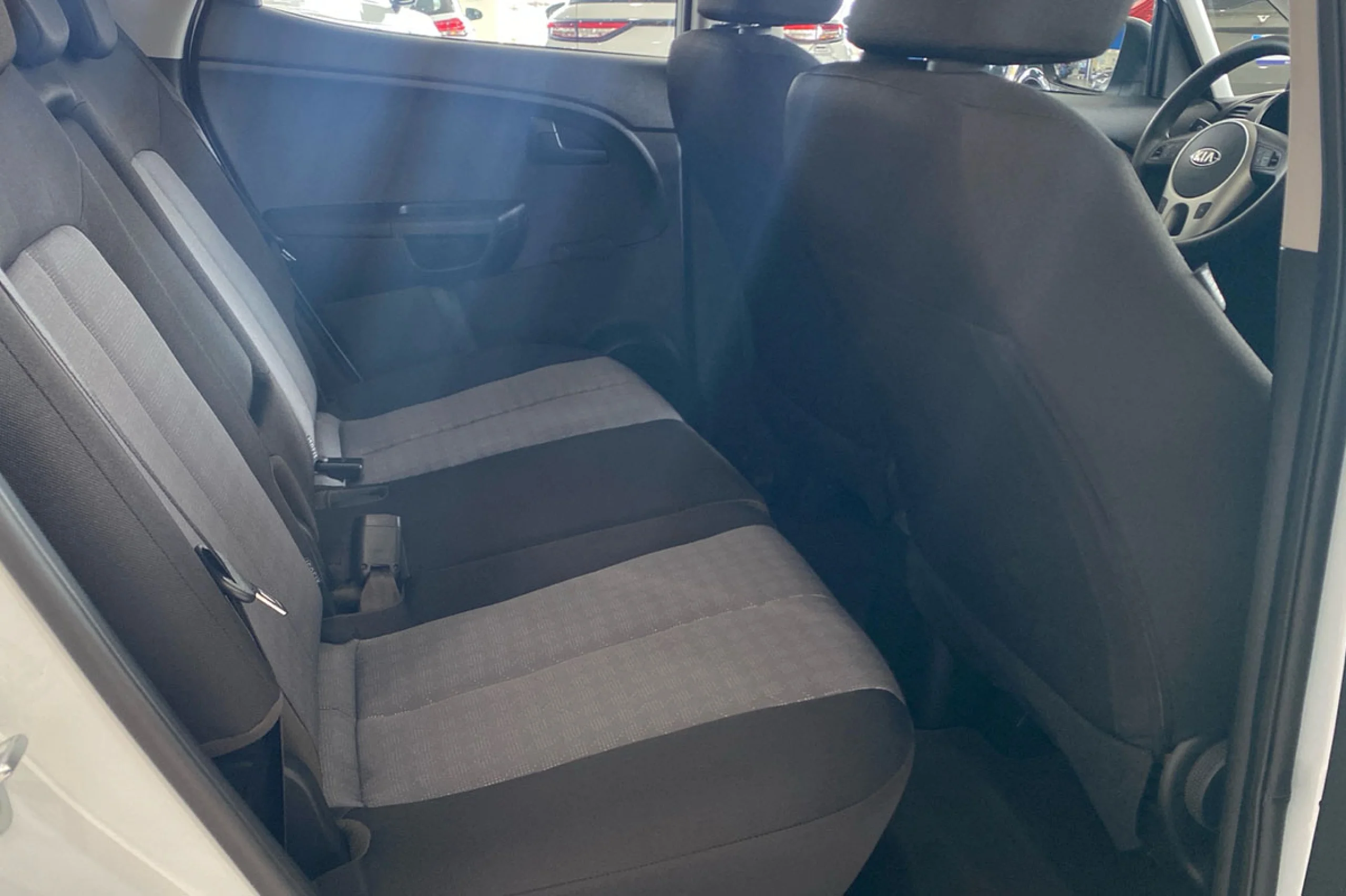 Kia Venga 1.4 CVVT 90CV Concept - Foto 11