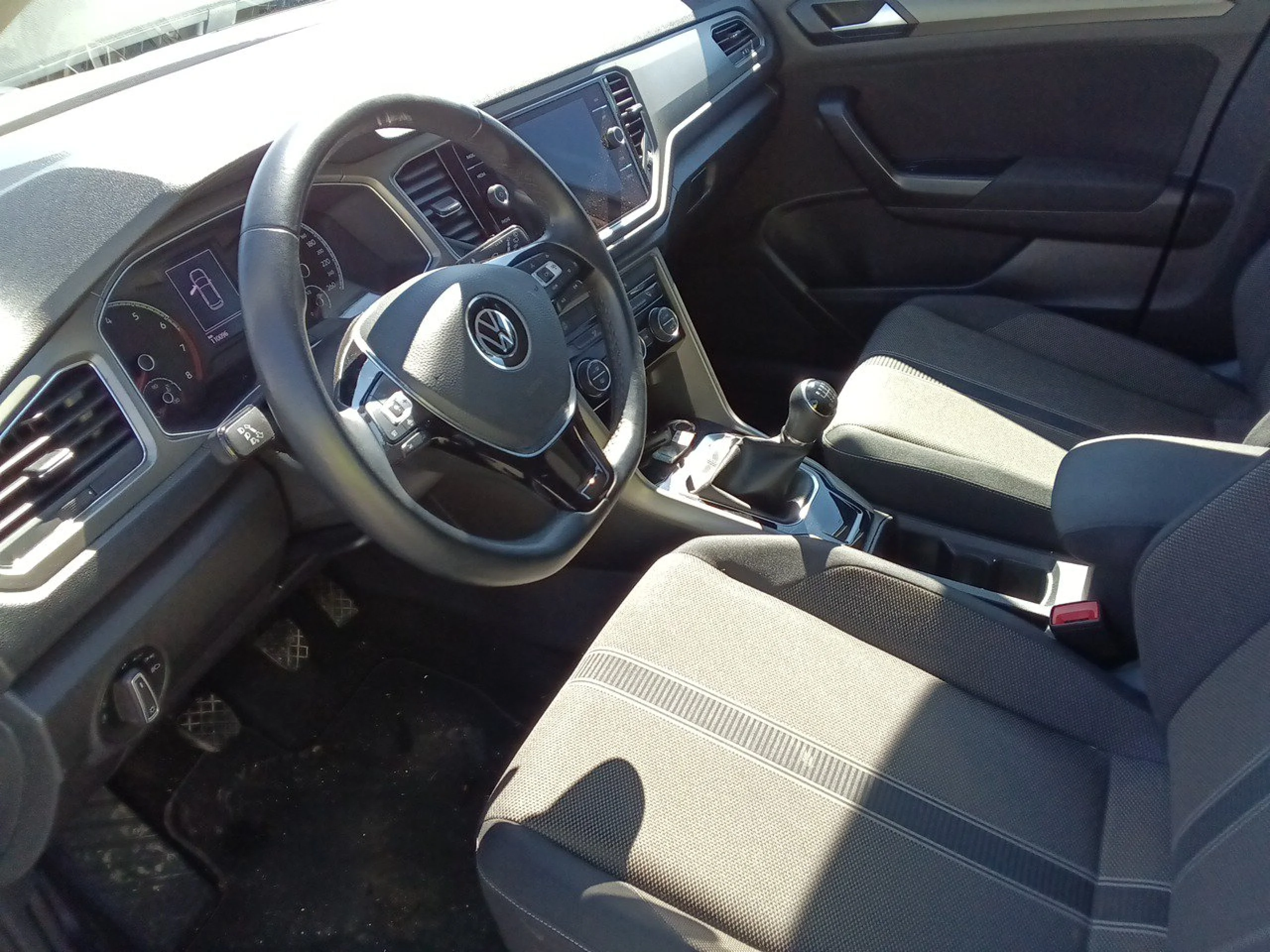 Volkswagen T-Roc (O) Advance R-Line 1.0 TSI 81kW (110CV) - Foto 7