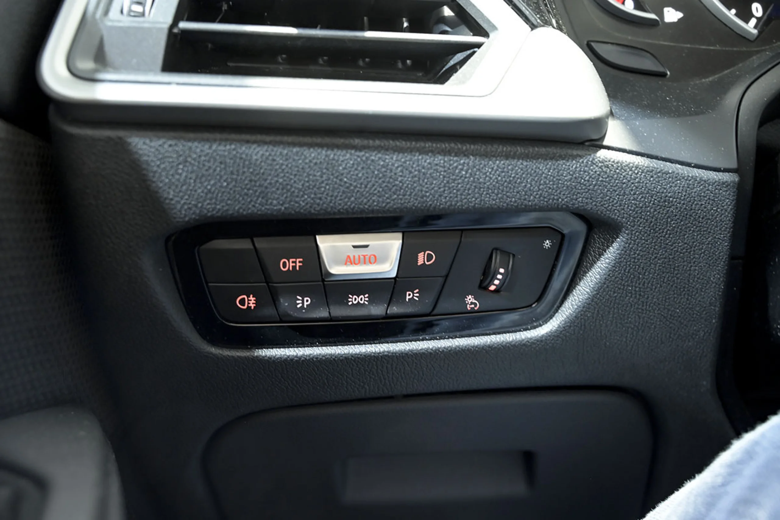 BMW 318 Serie 3 318dA Business - Foto 20