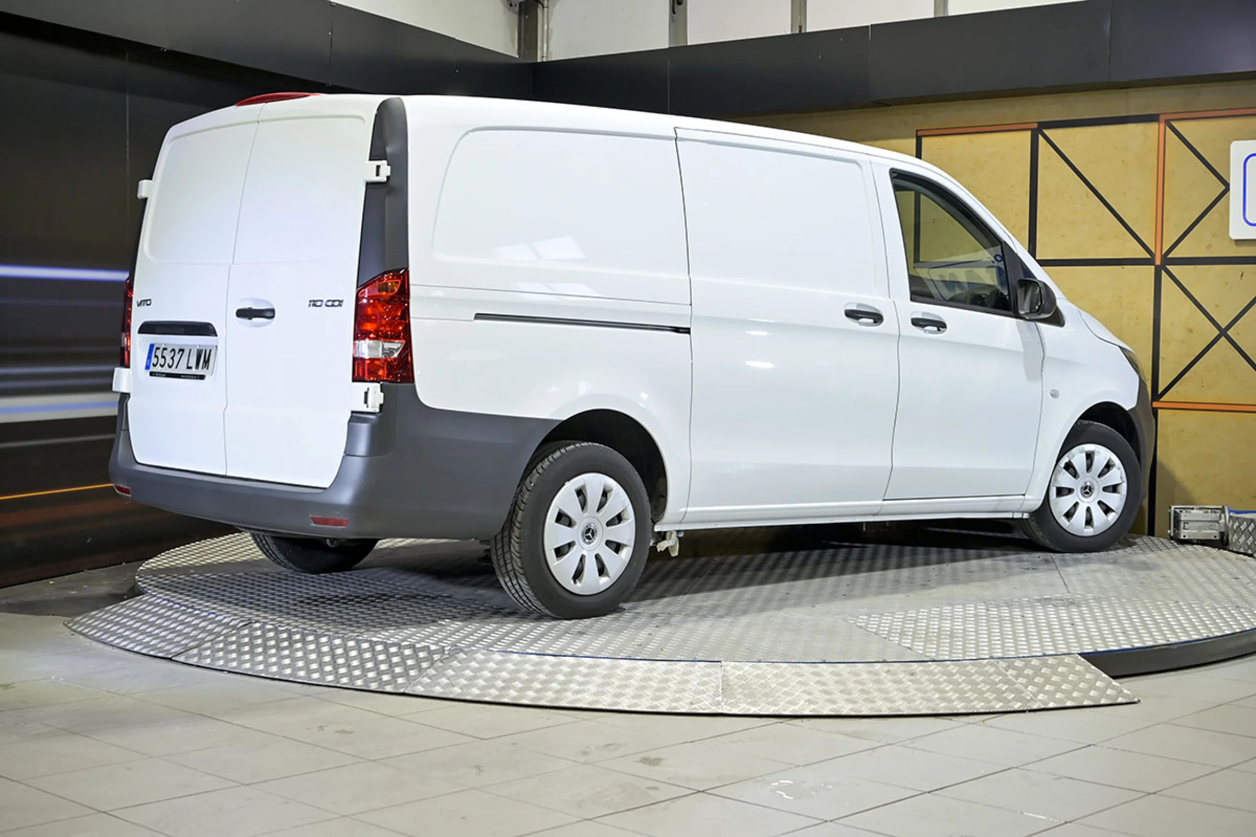 Mercedes-Benz Vito MERCEDES-BENZ Vito 110CDI 75kW furgon Base larga - Foto 5