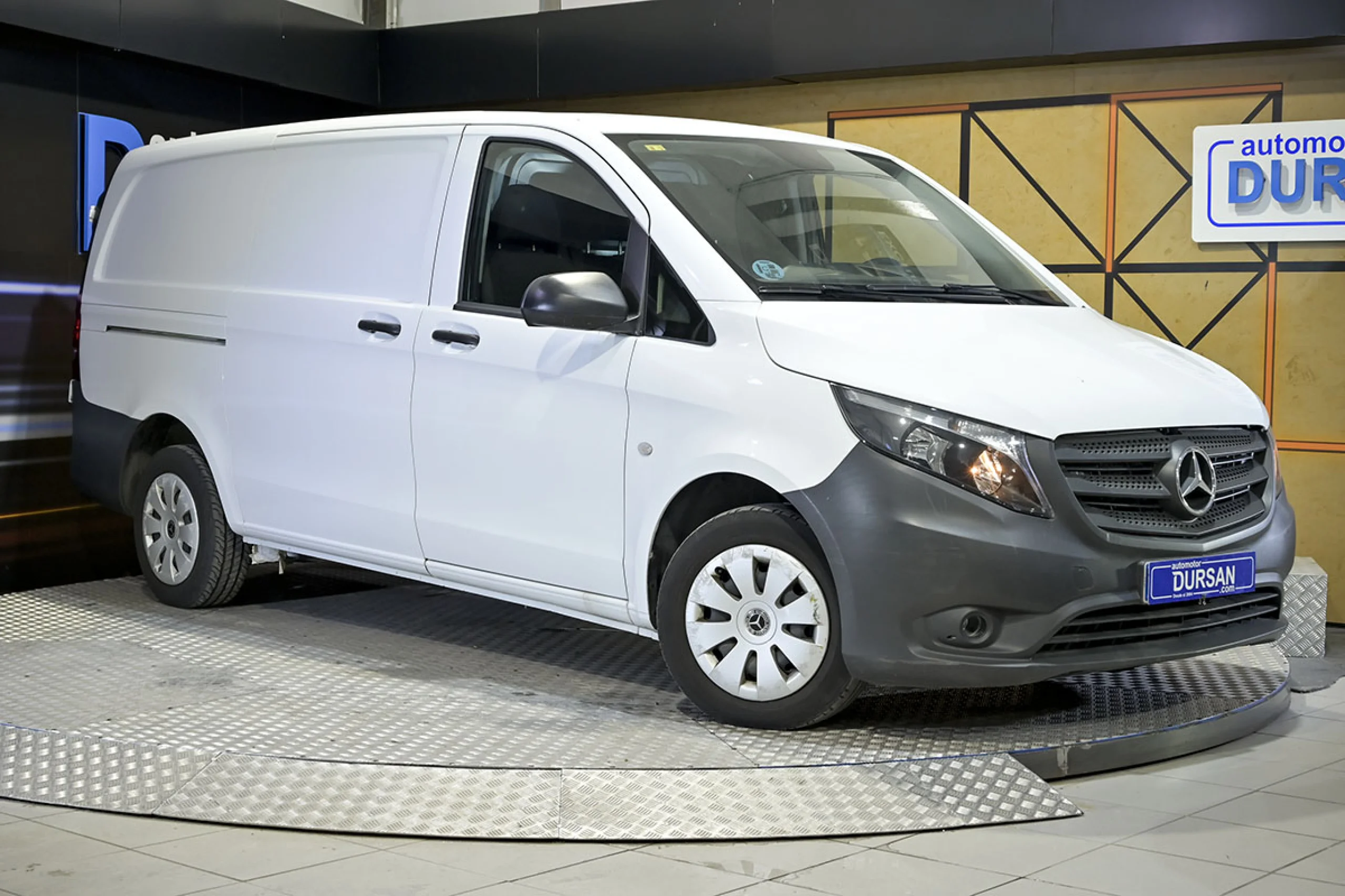 Mercedes-Benz Vito MERCEDES-BENZ Vito 110CDI 75kW furgon Base larga - Foto 3