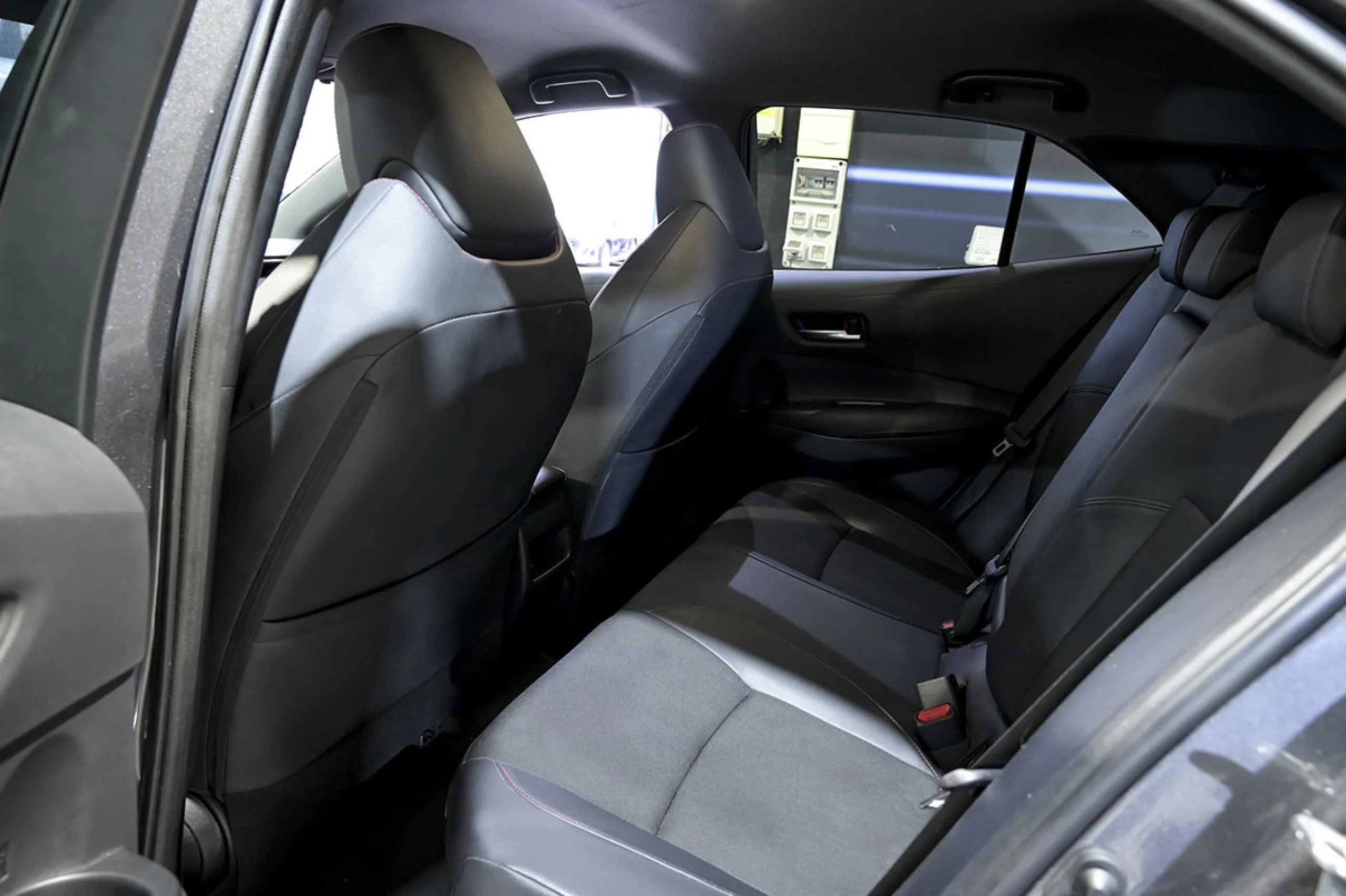 Toyota Corolla 140H GRSport - Foto 16