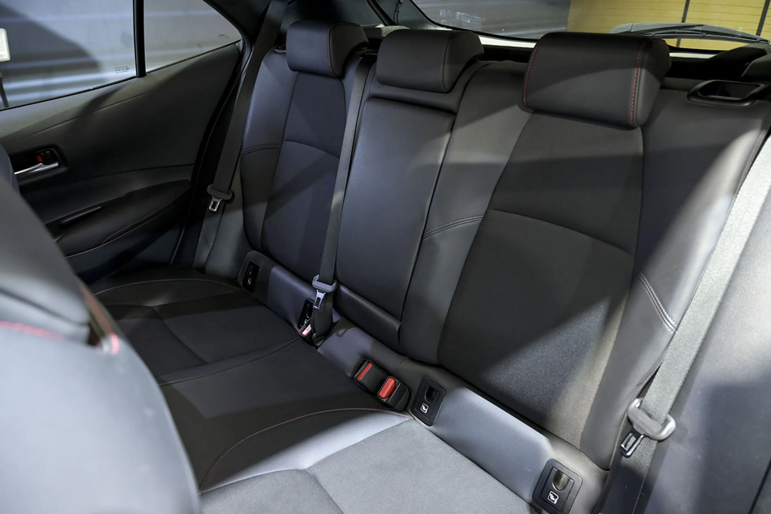 Toyota Corolla 140H GRSport - Foto 17