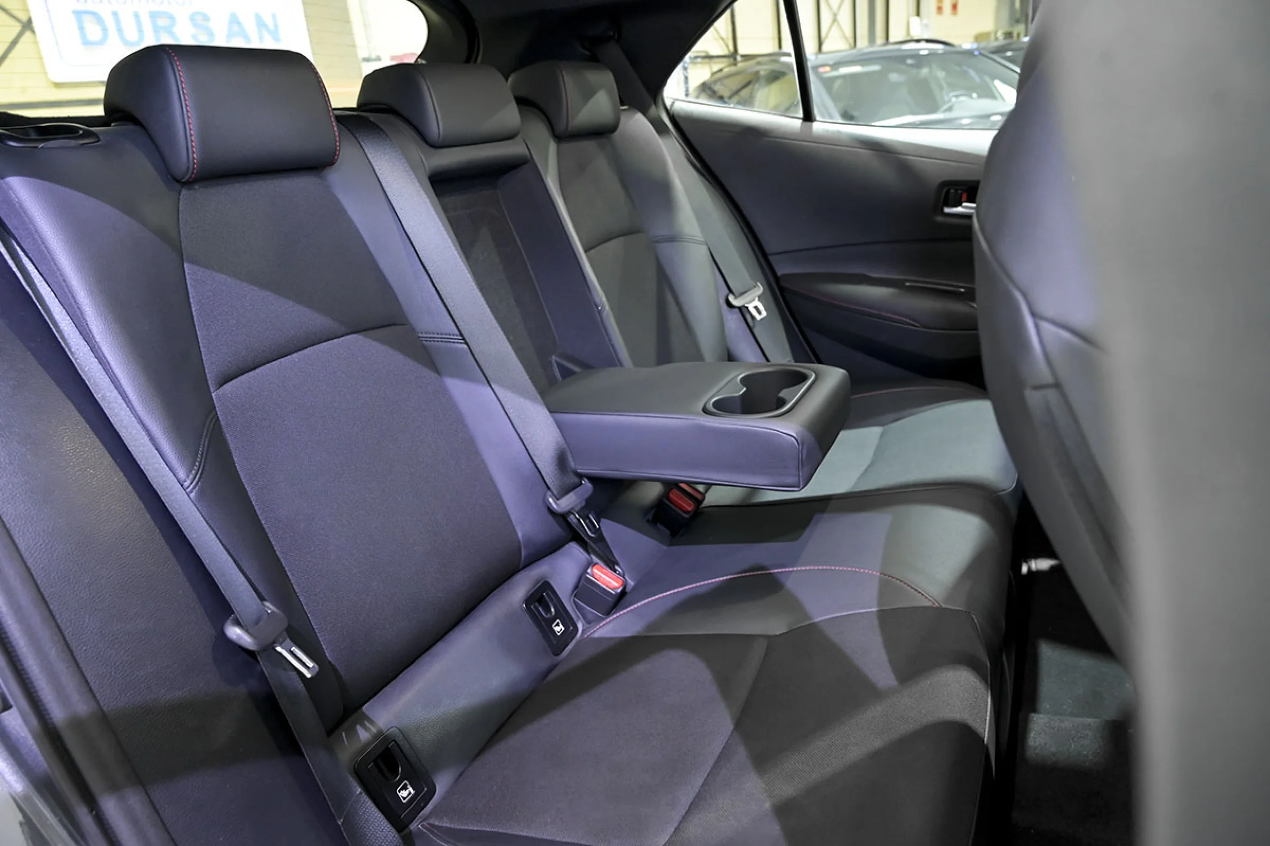 Toyota Corolla 140H GRSport - Foto 18