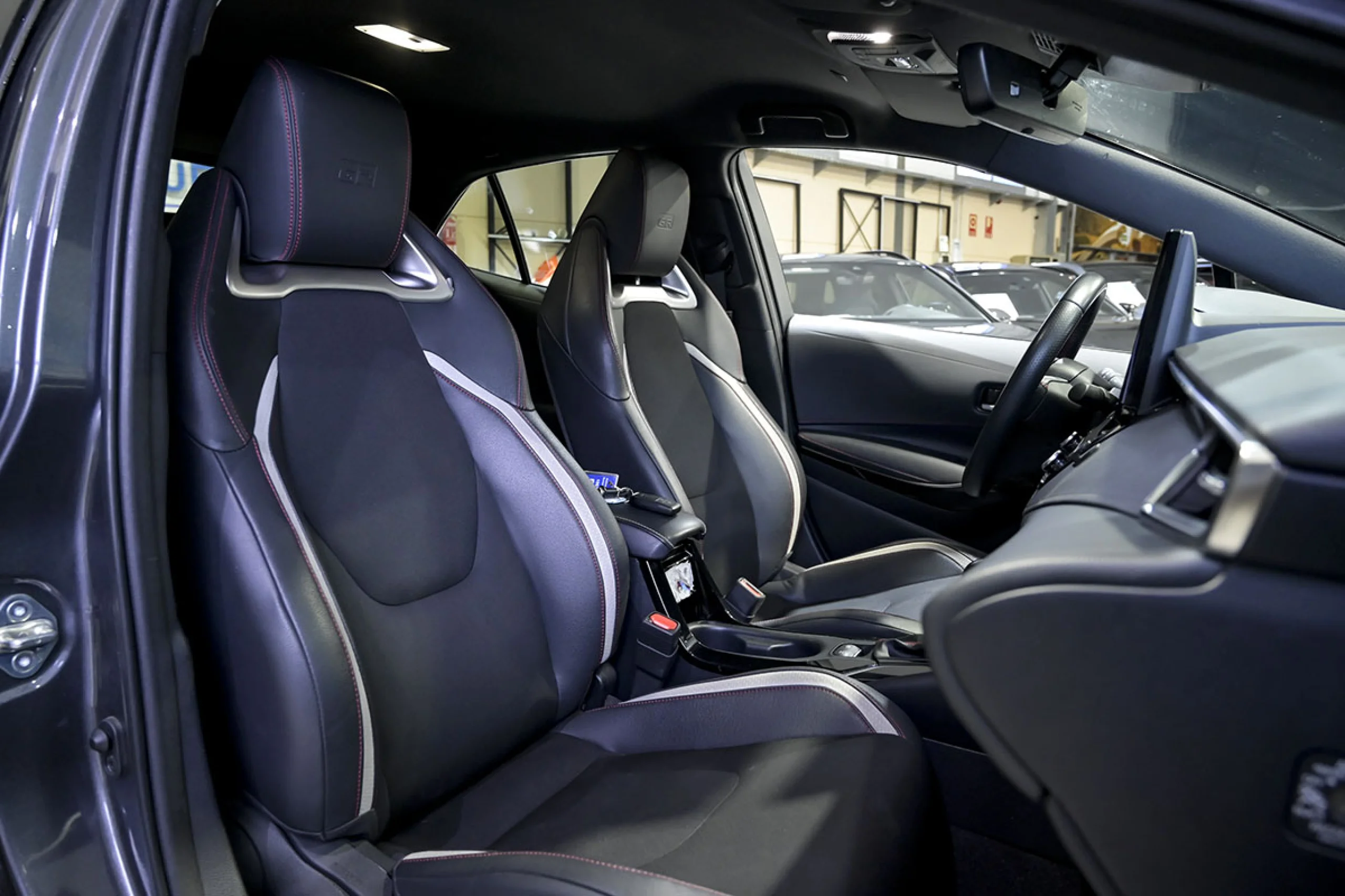 Toyota Corolla 140H GRSport - Foto 32