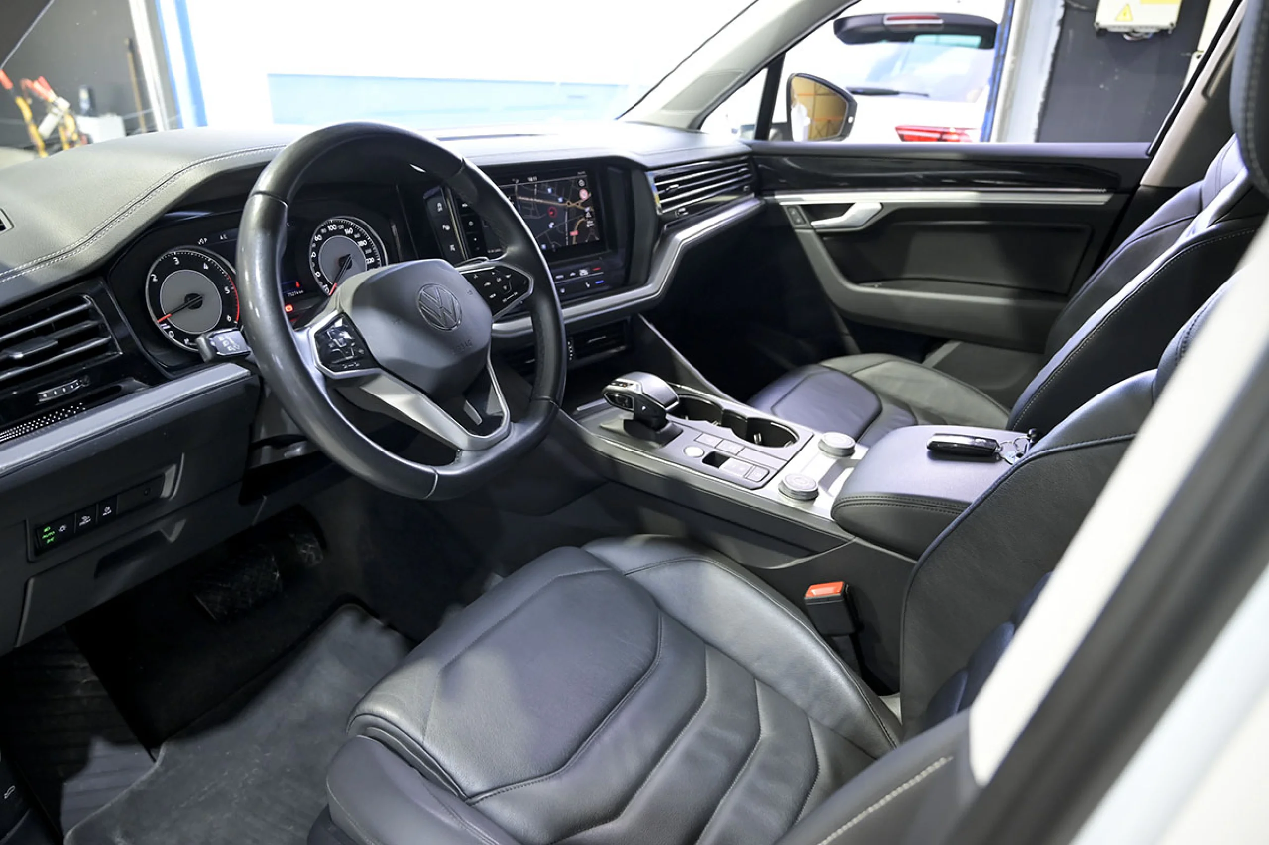 Volkswagen Touareg Prem Eleg 3.0 V6 TDI 170kW Tip 4M - Foto 6