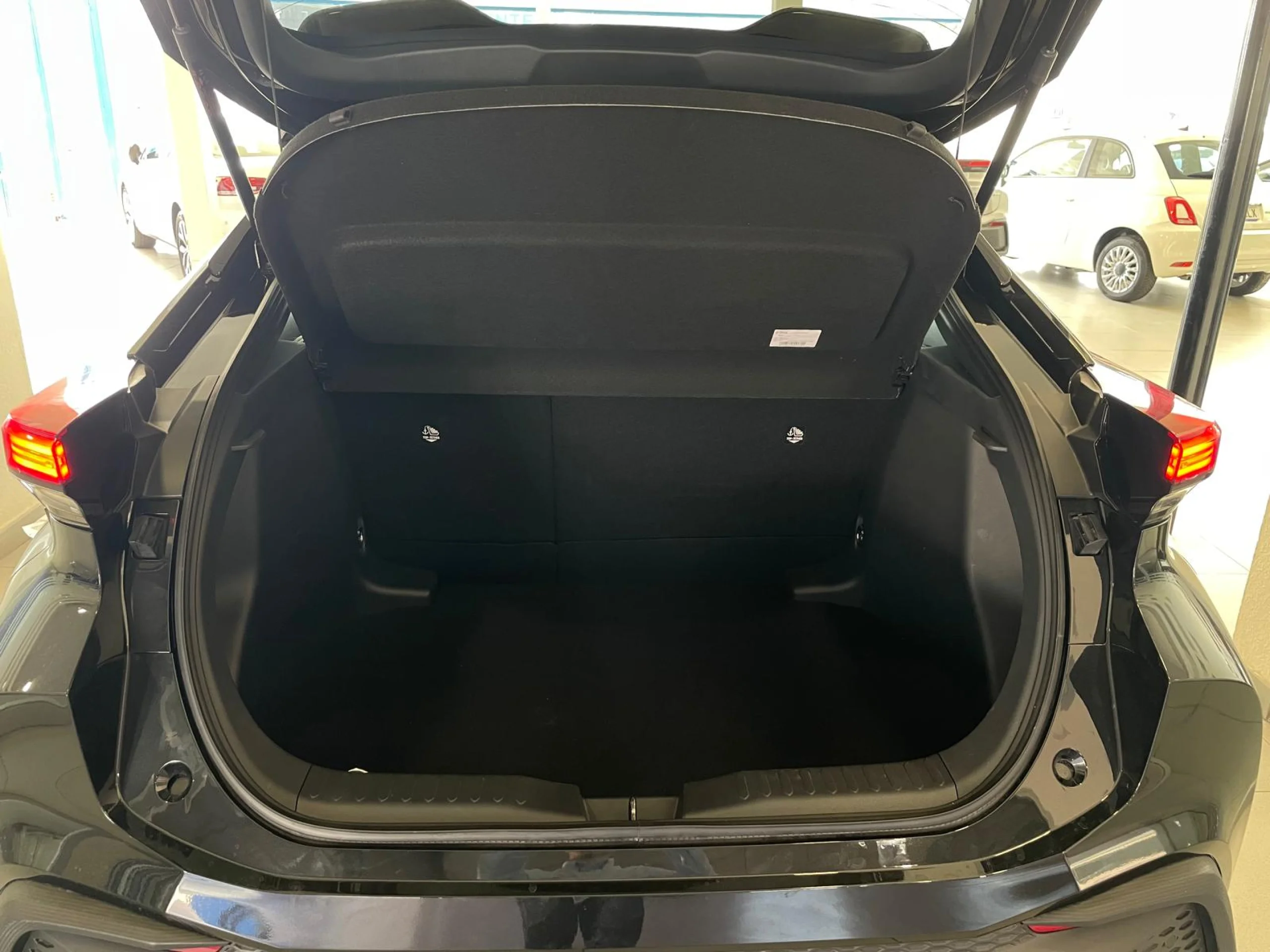 Toyota C-HR ADVANCE 2WD - Foto 7