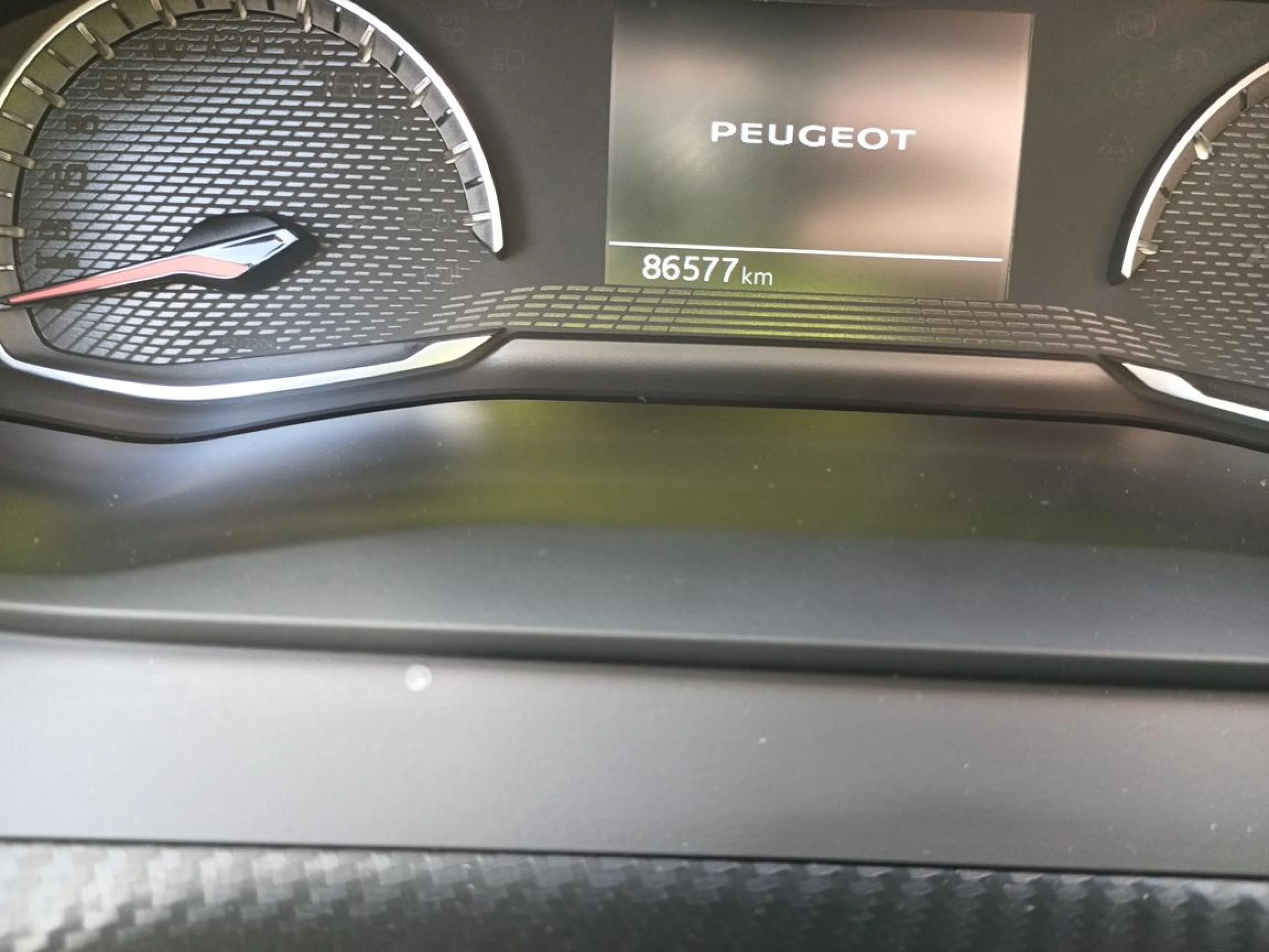 Peugeot 2008 Active Pack BlueHDI 81kW (110CV) - Foto 6