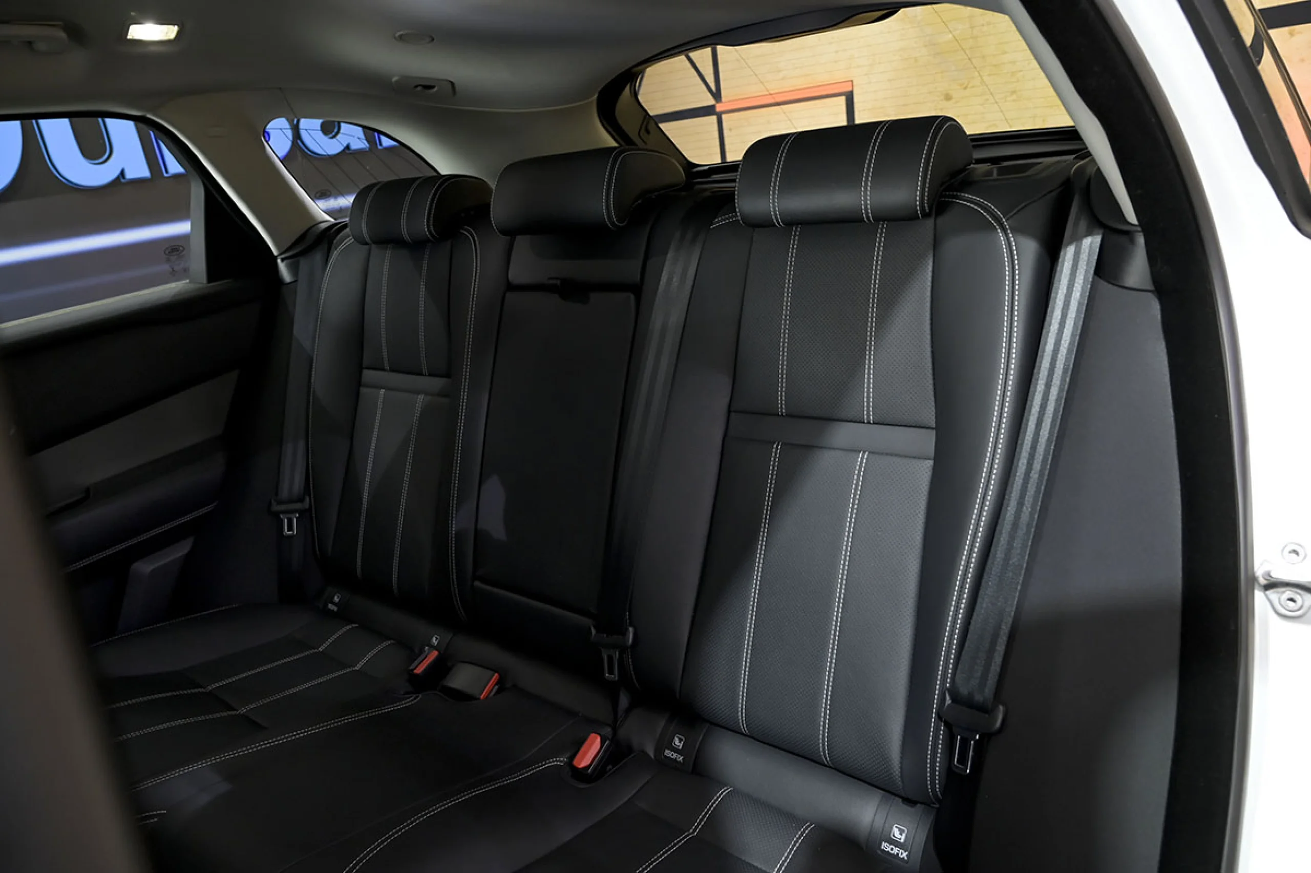 Land Rover Range Rover Velar 2.0D I4 150kW 204CV S 4WD Auto - Foto 20