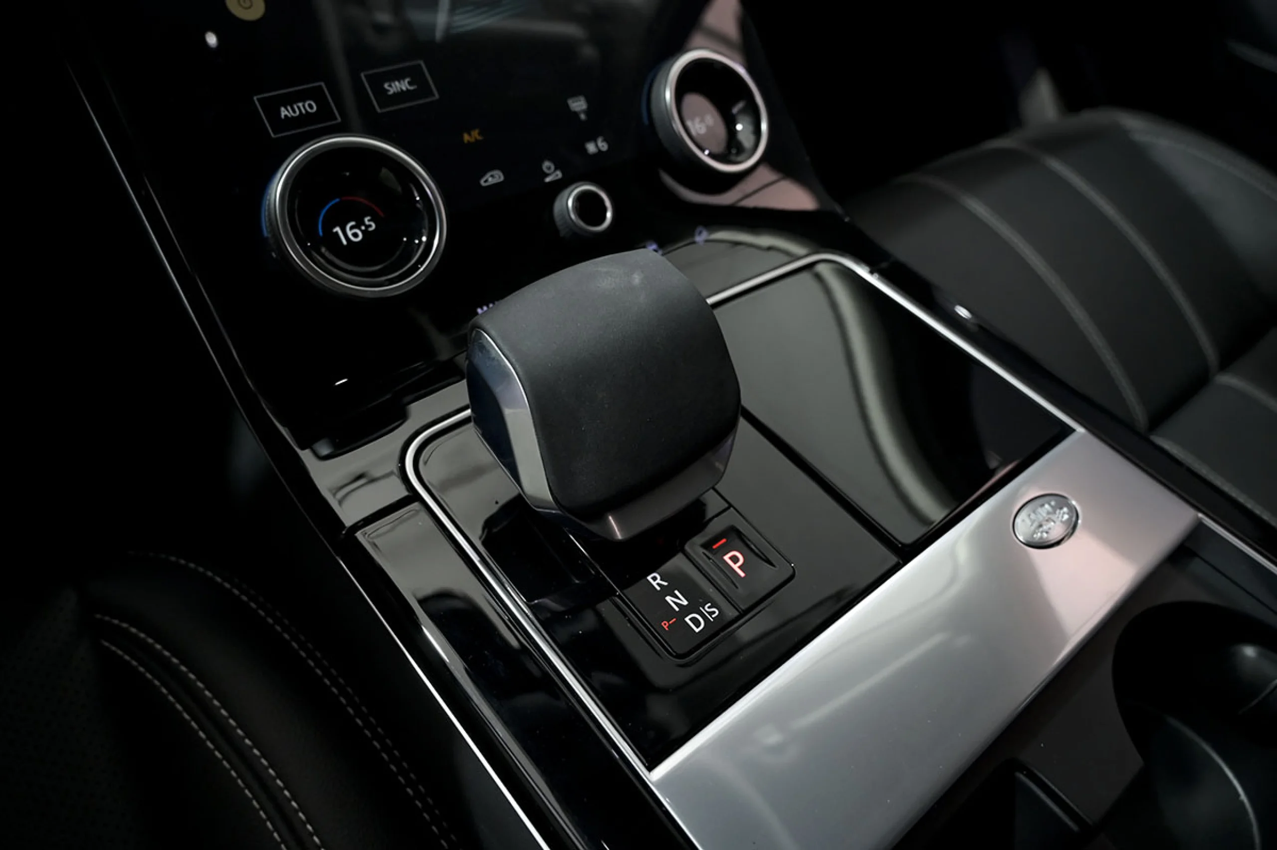 Land Rover Range Rover Velar 2.0D I4 150kW 204CV S 4WD Auto - Foto 45