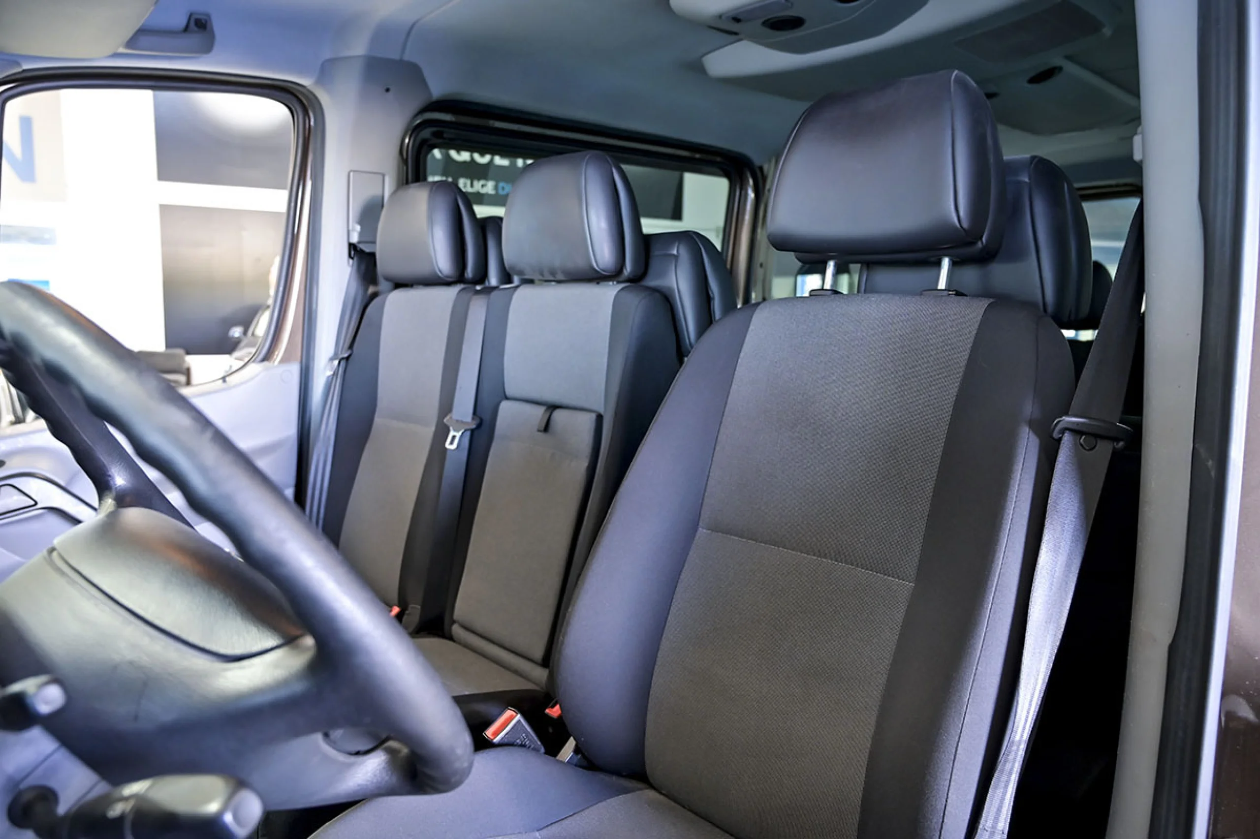 Volkswagen Crafter PRO Kombi 2.0TDI 163cv BMT 35 Medio - Foto 6