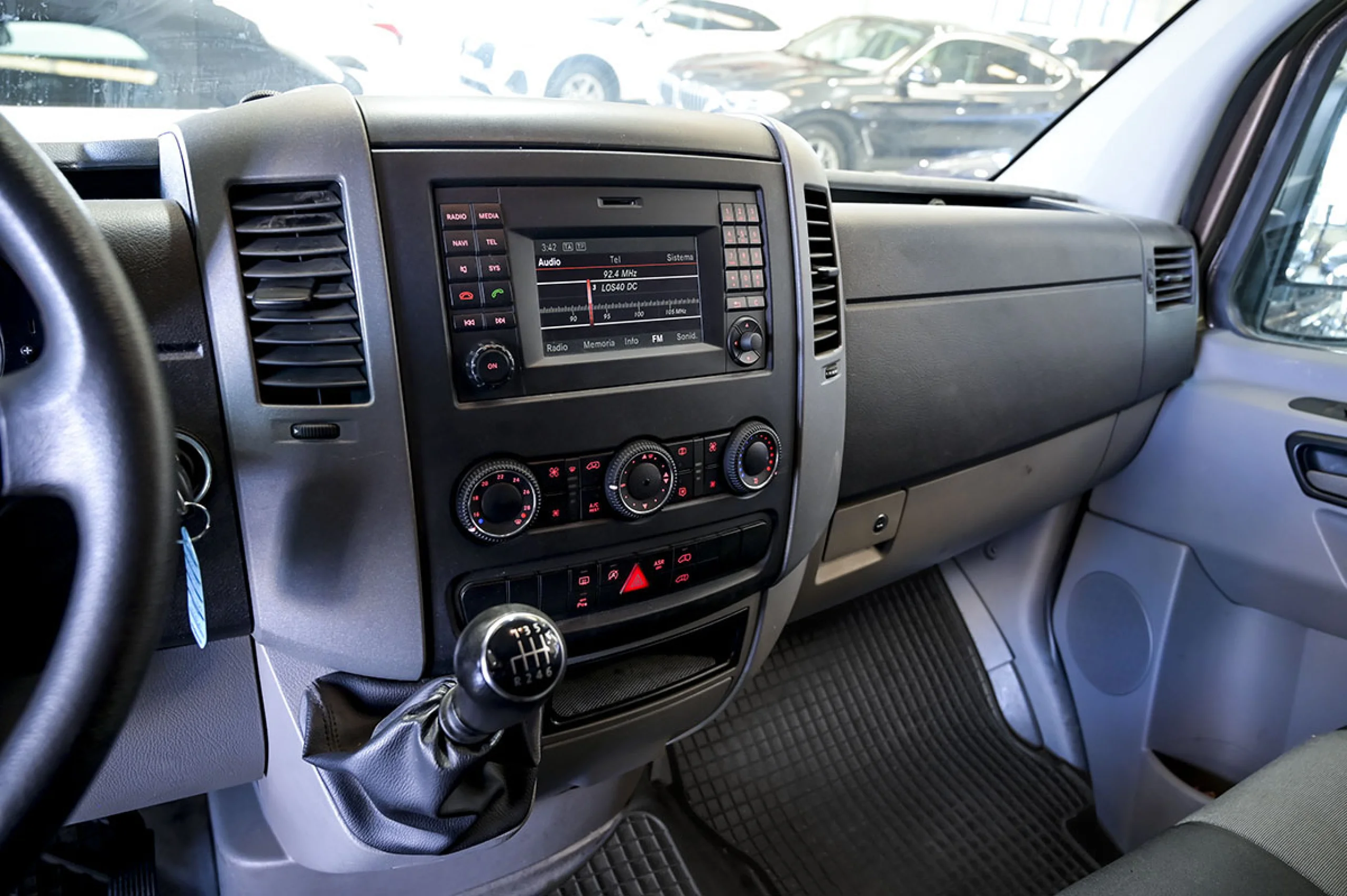 Volkswagen Crafter PRO Kombi 2.0TDI 163cv BMT 35 Medio - Foto 28