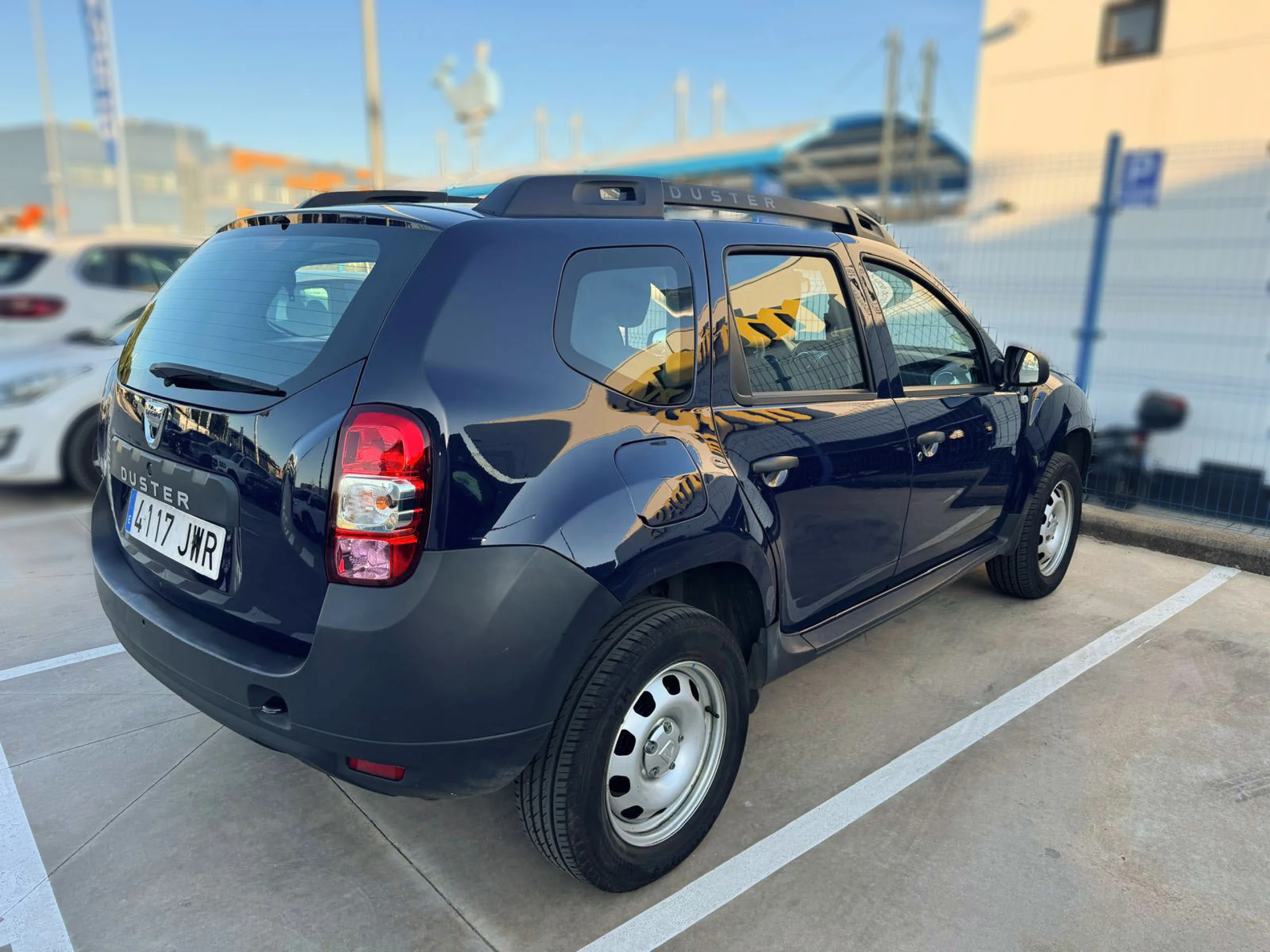 Dacia Duster Base 1.6 84kW 114CV 4X2 2017 - Foto 4