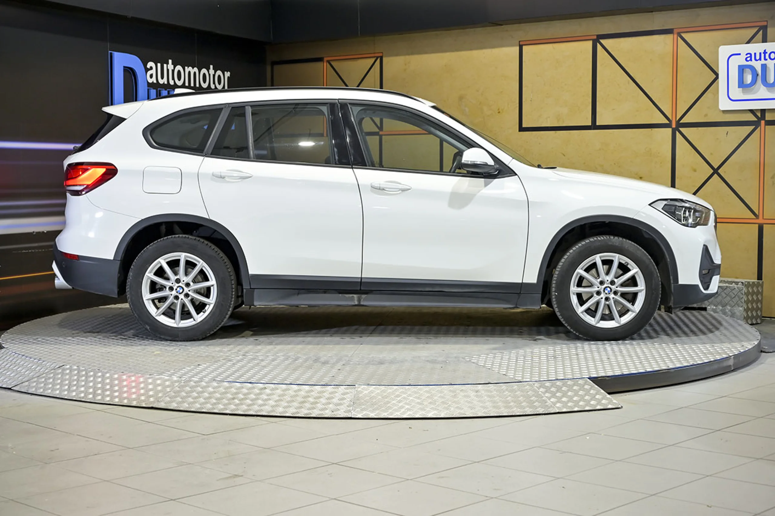 BMW X1 sDrive18dA Business - Foto 20