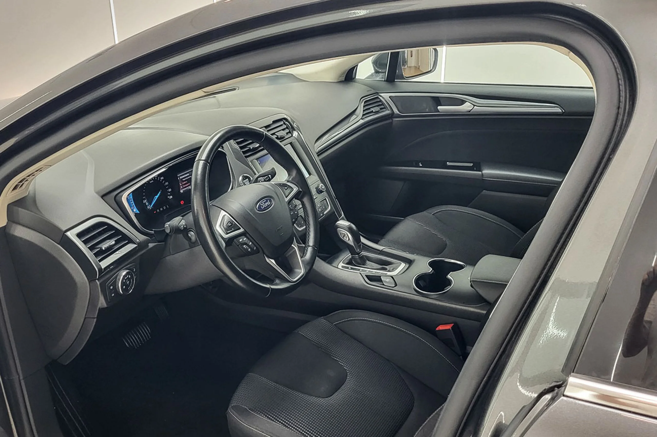 Ford Mondeo 2.0 Hibrido 138kW 187CV Trend HEV Auto - Foto 6