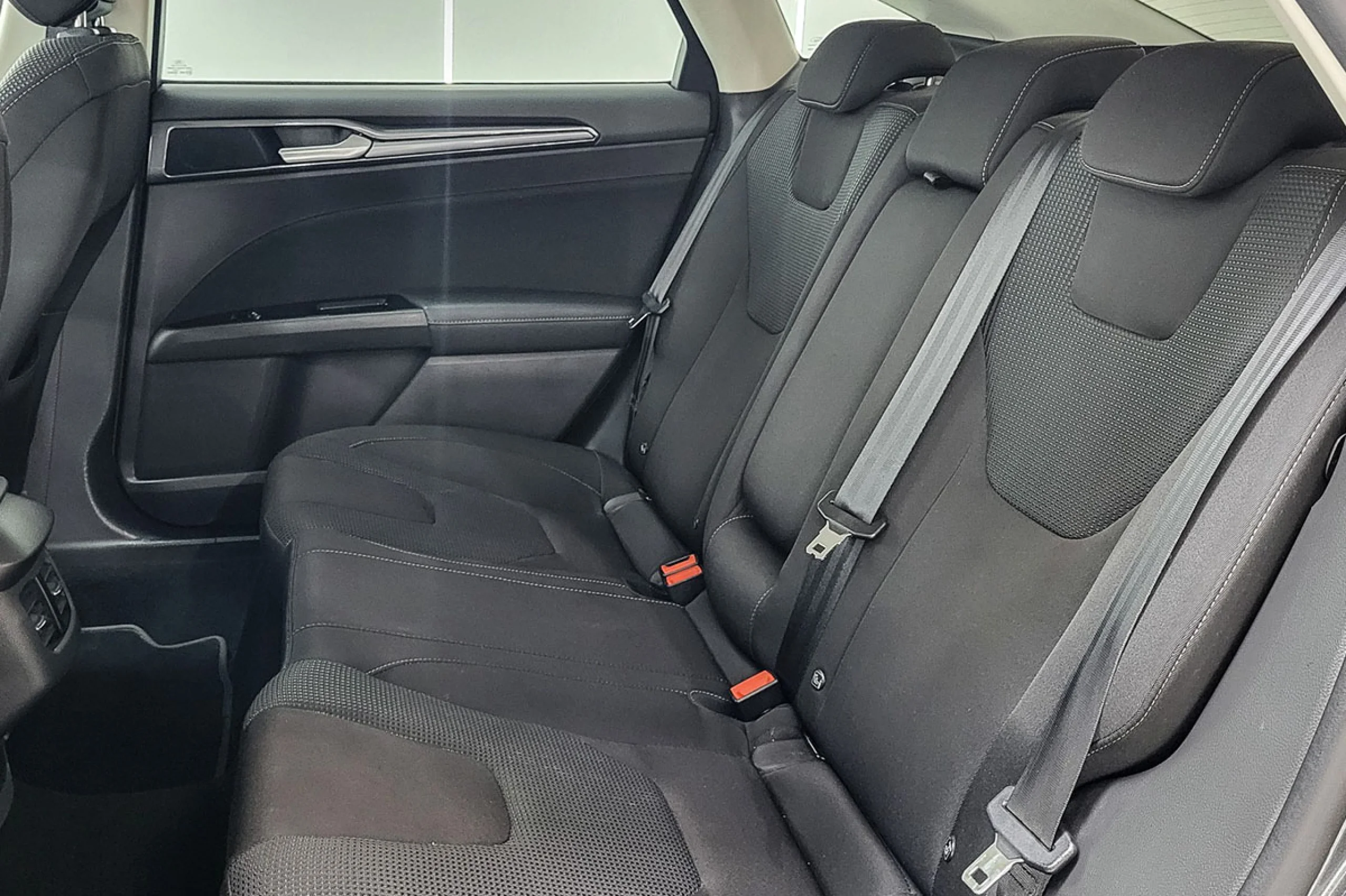 Ford Mondeo 2.0 Hibrido 138kW 187CV Trend HEV Auto - Foto 12