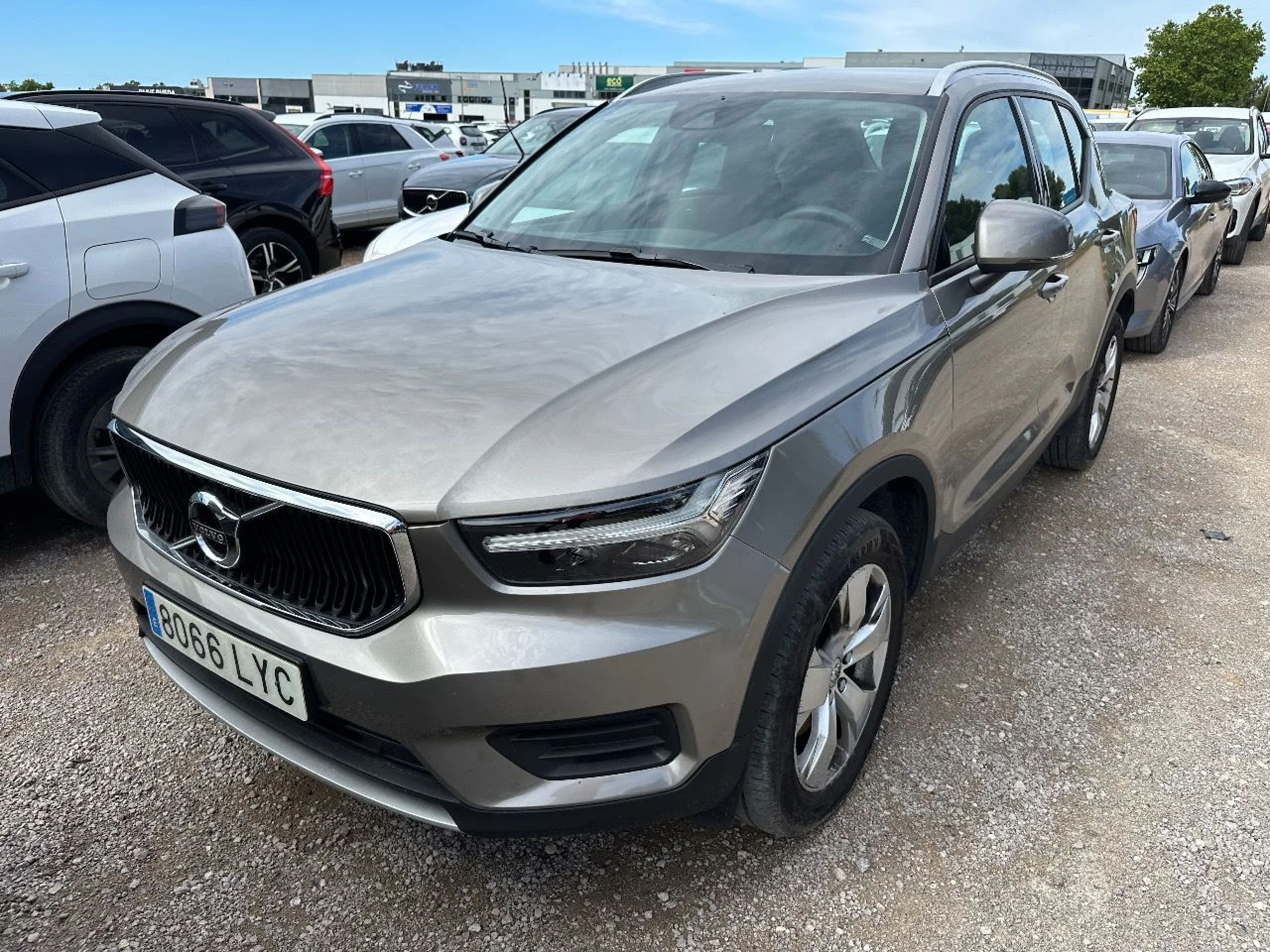 Volvo XC 40 XC40 2.0 B3 G Momentum Pro Auto - Foto 1