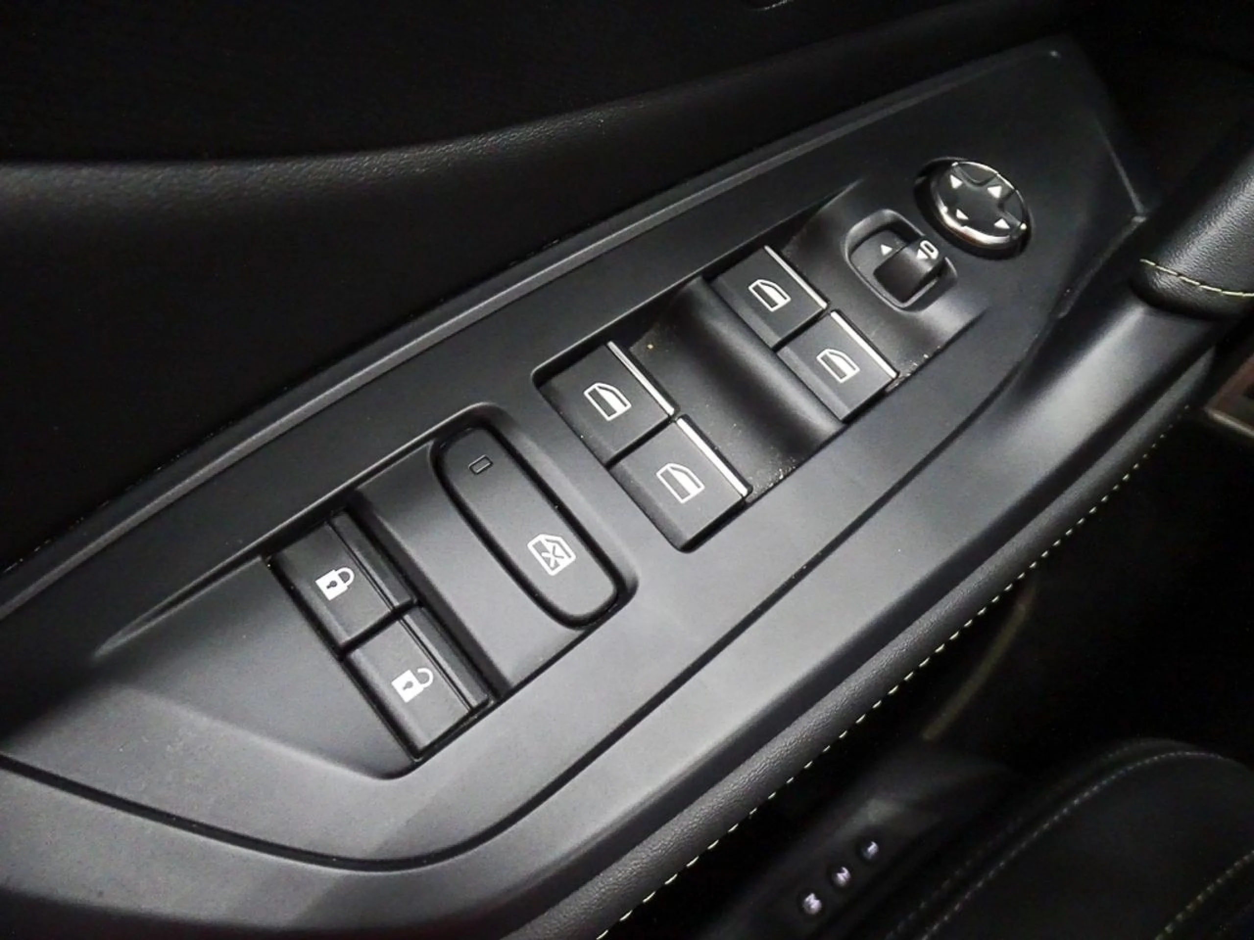 Peugeot 408 408 GT PHEV 225 eEAT8 - Foto 18