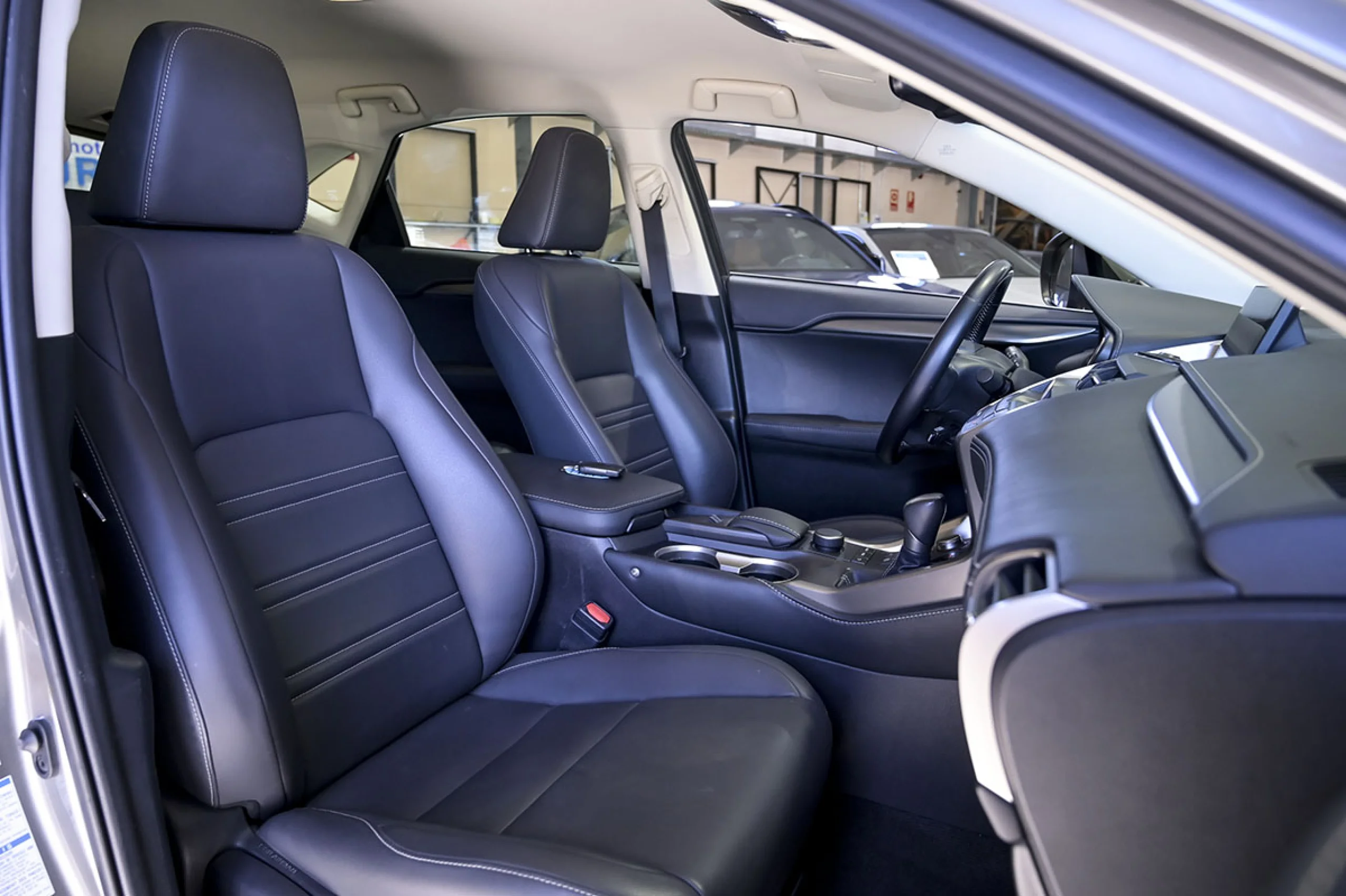 Lexus NX 300h NX 2.5 300h Luxury 4WD - Foto 30