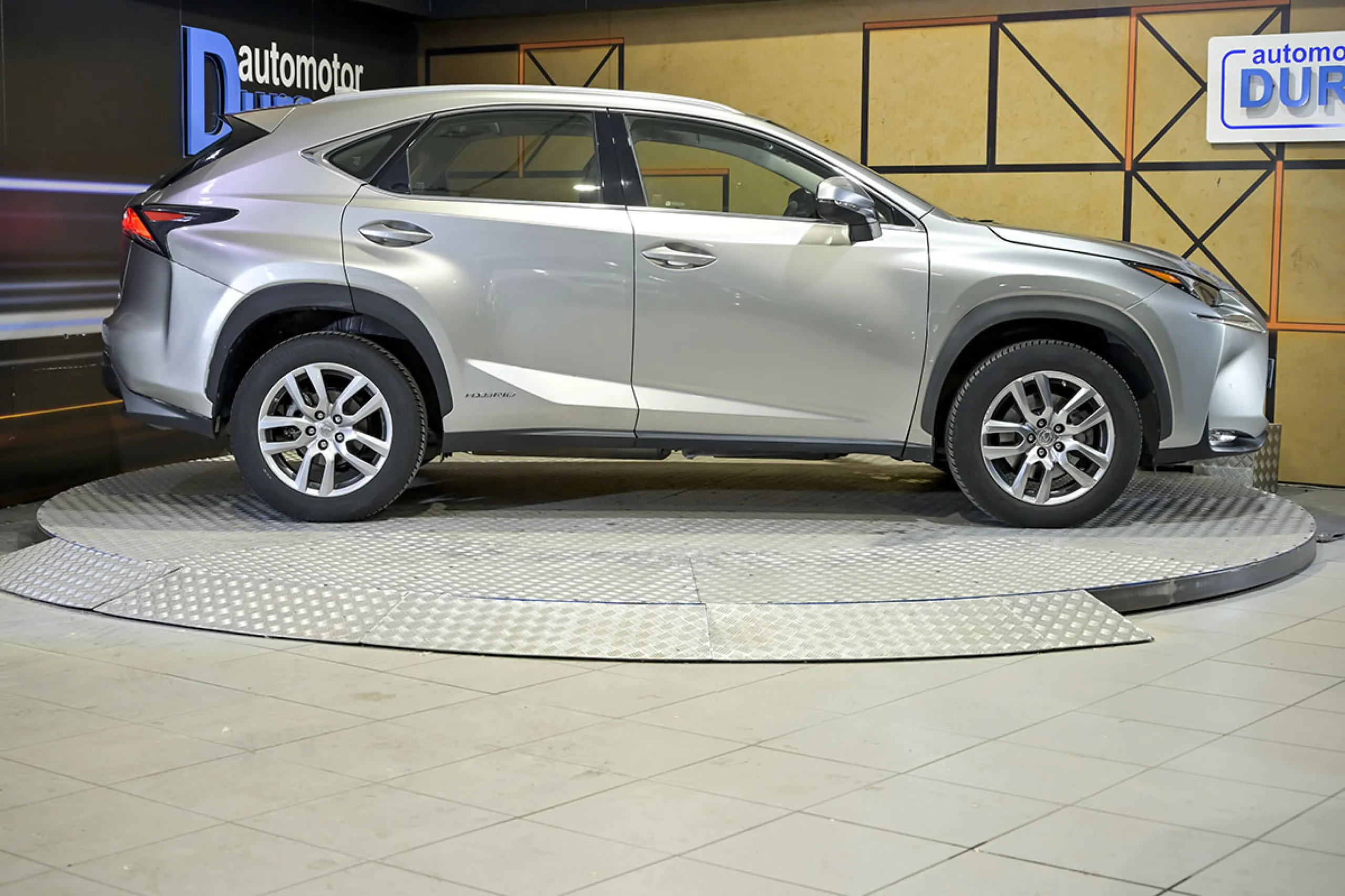 Lexus NX 300h NX 2.5 300h Luxury 4WD - Foto 20