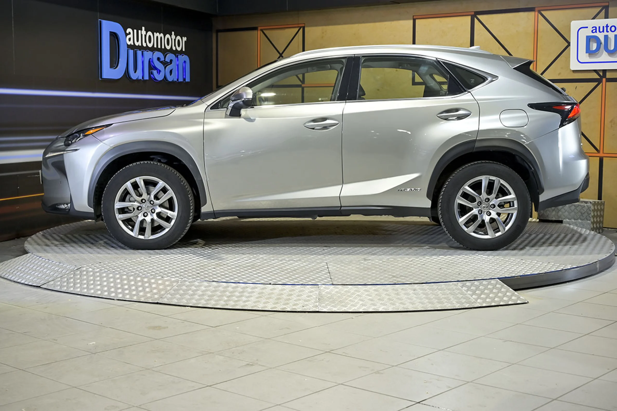 Lexus NX 300h NX 2.5 300h Luxury 4WD - Foto 19