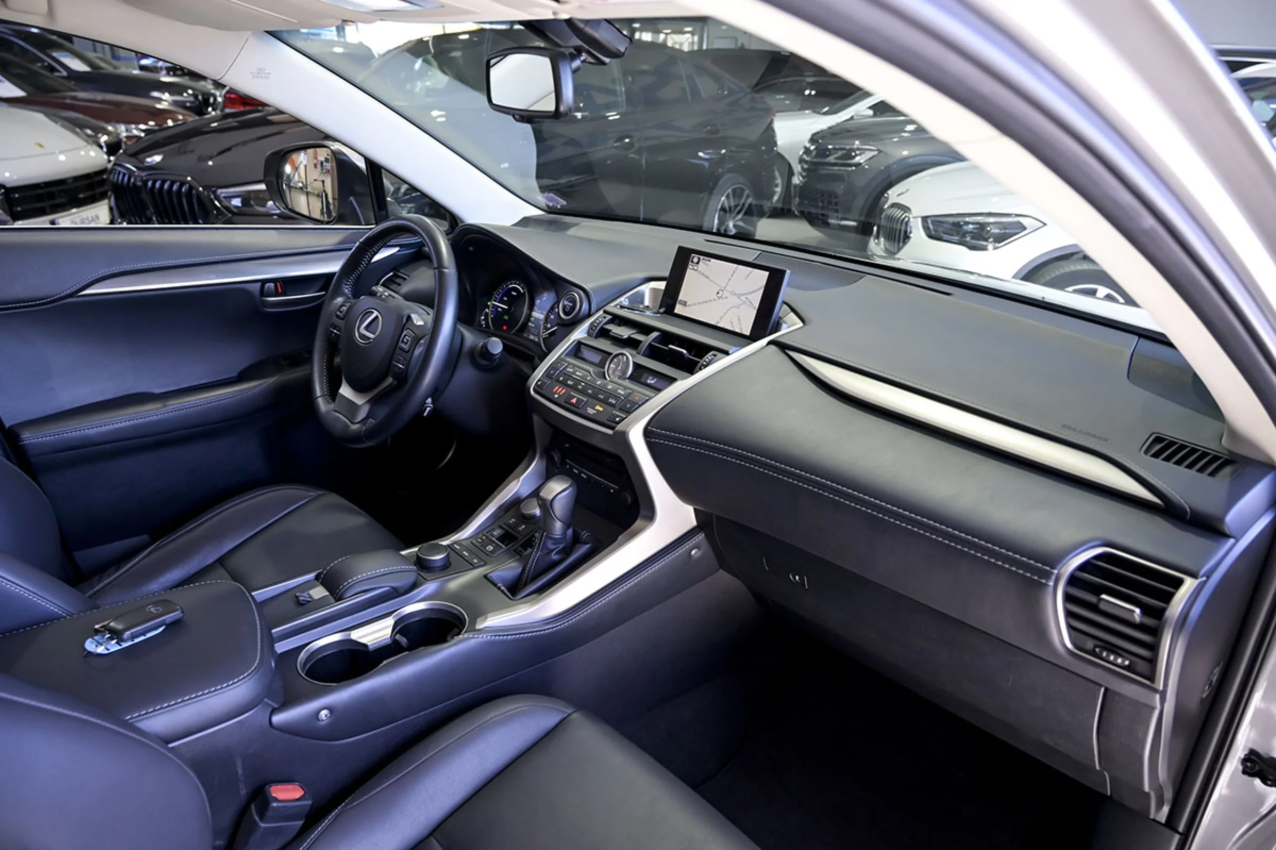 Lexus NX 300h NX 2.5 300h Luxury 4WD - Foto 29