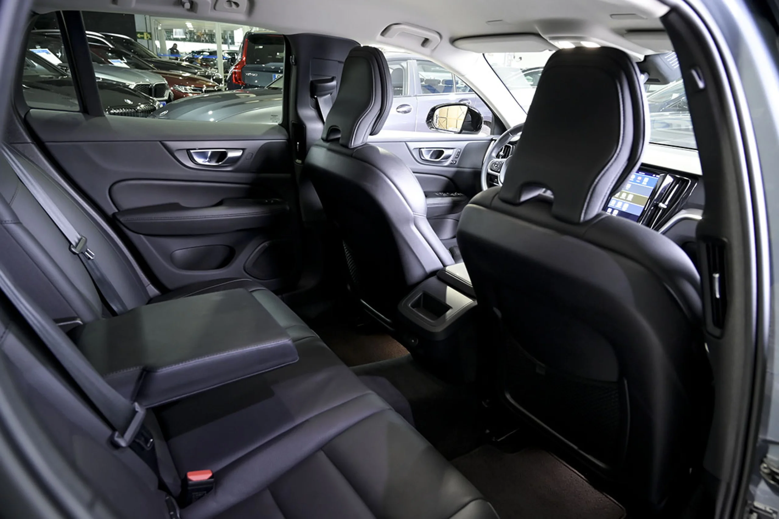 Volvo V60 2.0 B4 D Plus Dark Auto - Foto 15