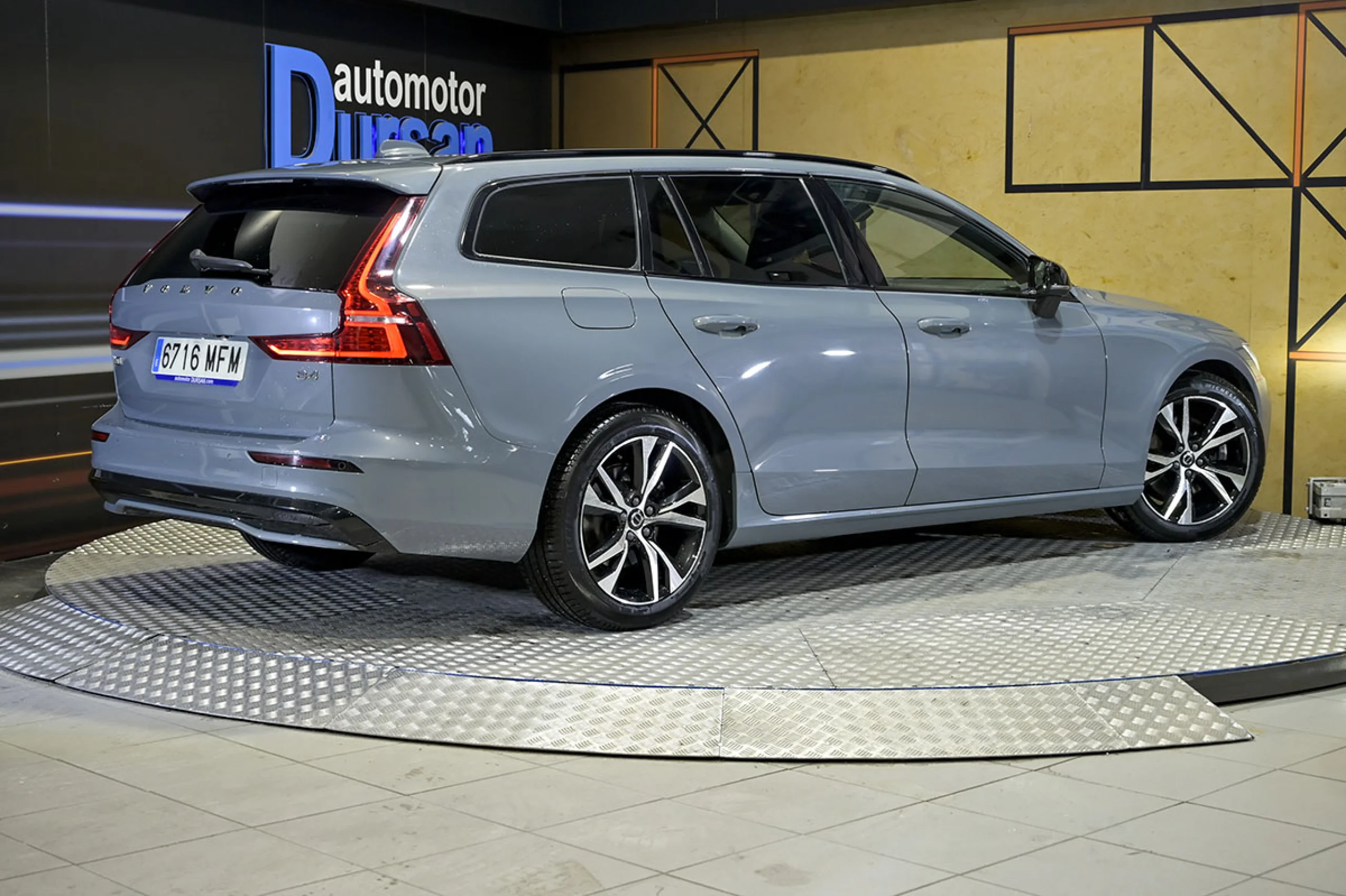 Volvo V60 2.0 B4 D Plus Dark Auto - Foto 5