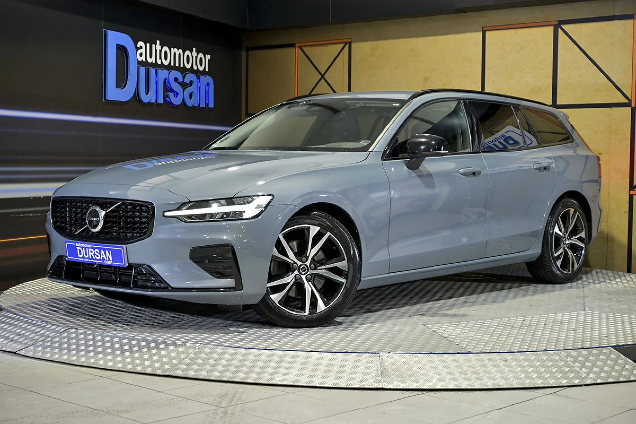 Volvo V60 2.0 B4 D Plus Dark Auto - Foto 1