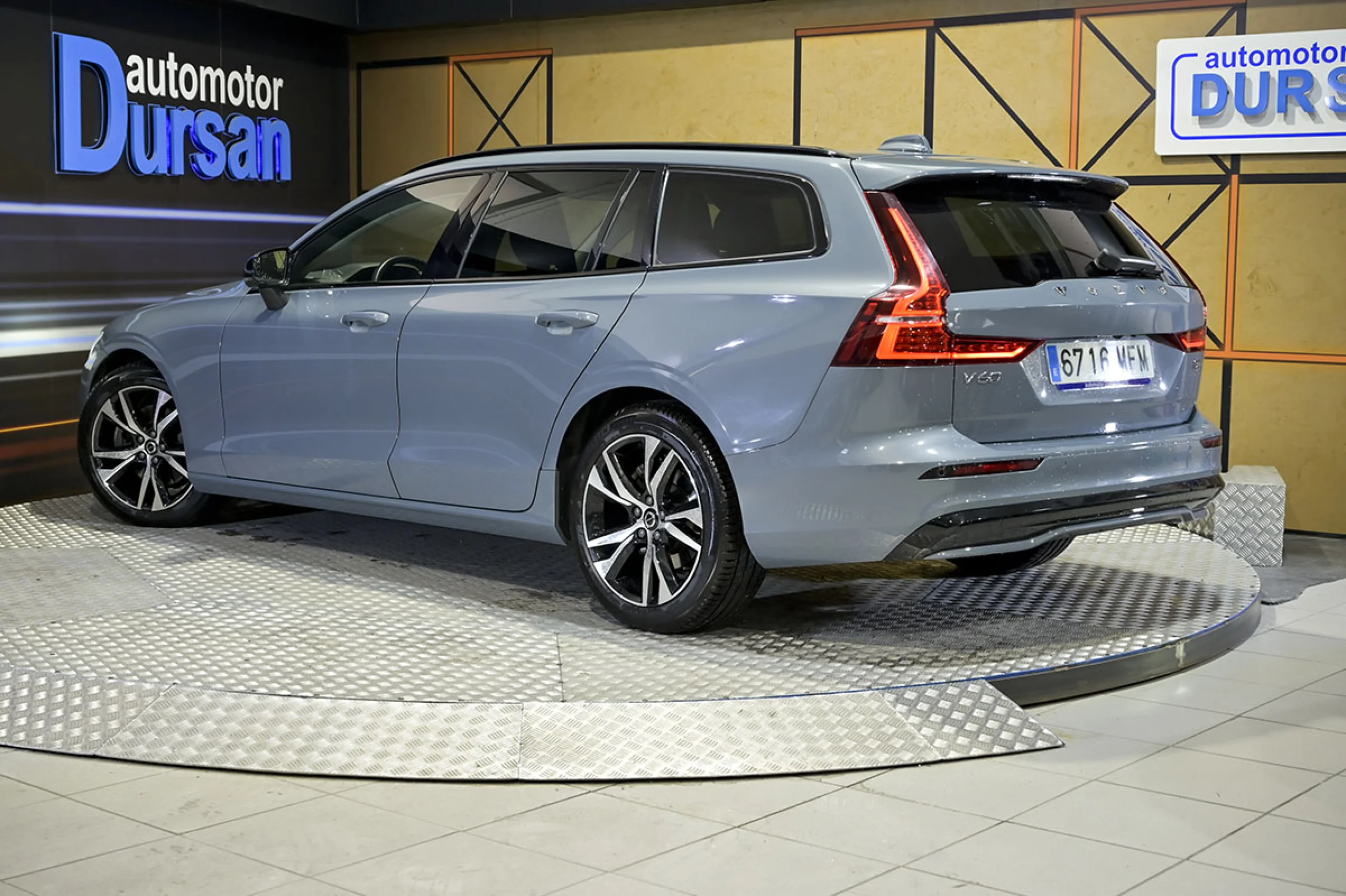 Volvo V60 2.0 B4 D Plus Dark Auto - Foto 4